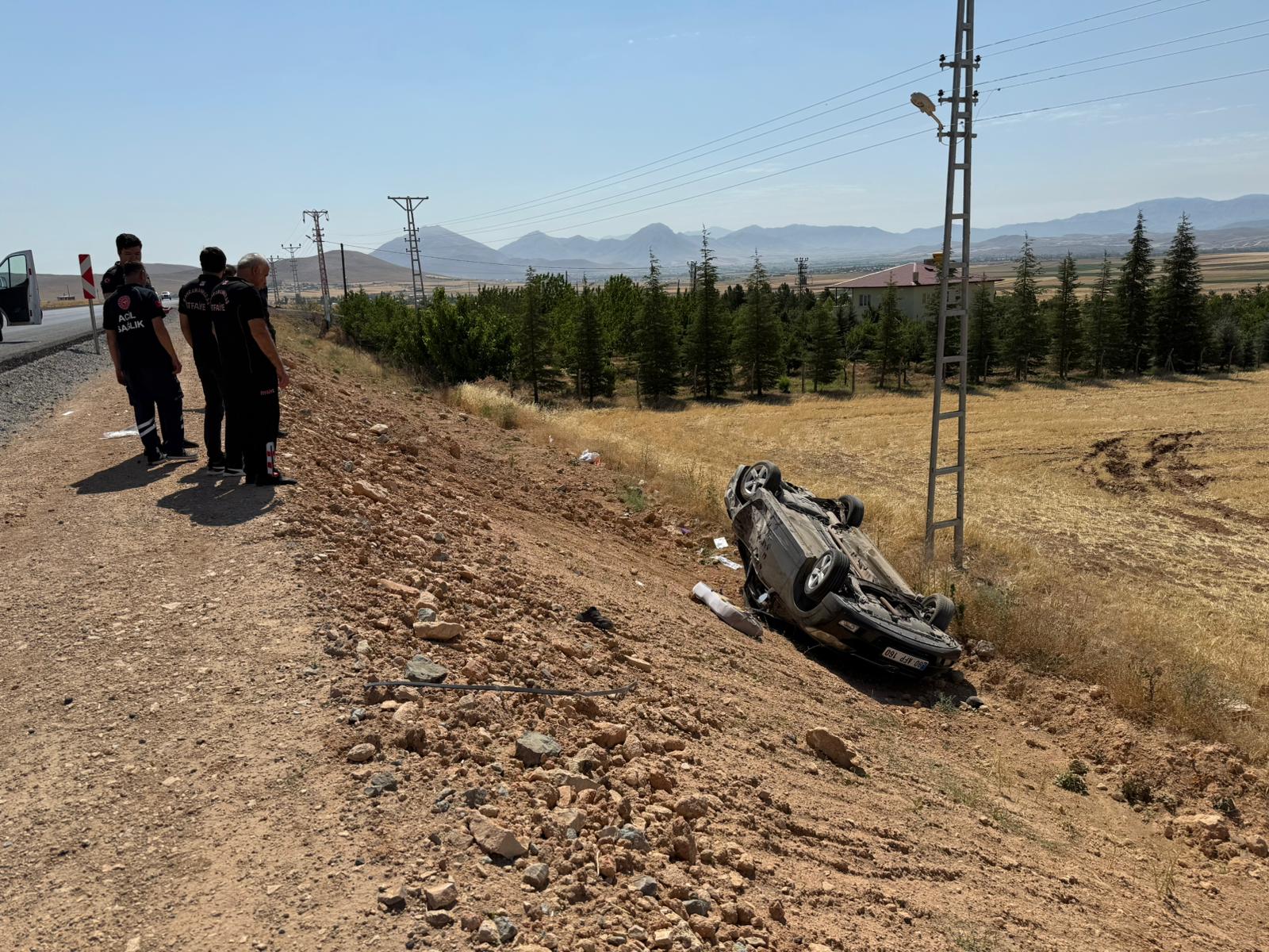 Afşin’de Kontrolden Çıkan Otomobil Takla Attı 4 Yaralı (3)