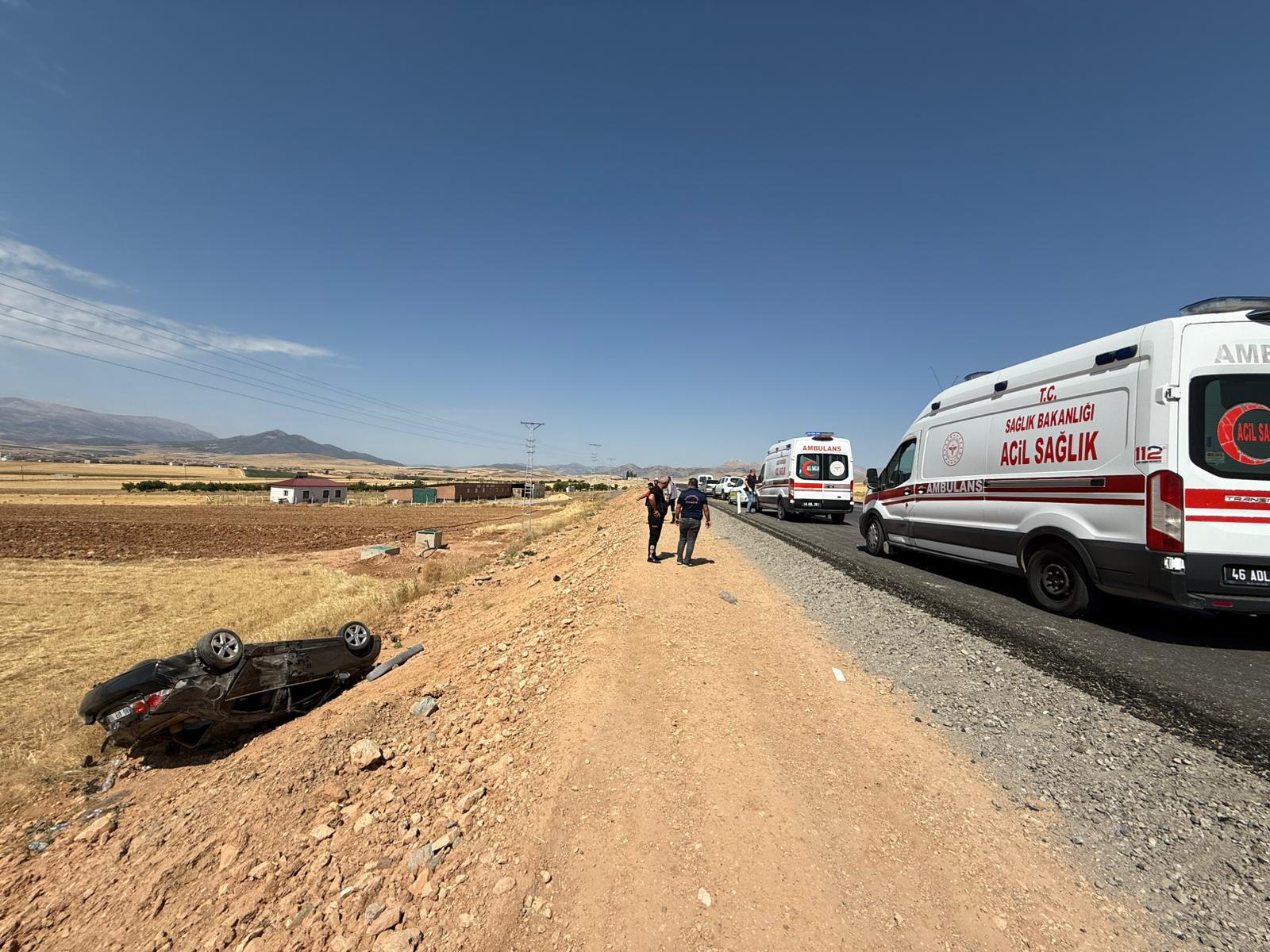 Afşin’de Kontrolden Çıkan Otomobil Takla Attı 4 Yaralı (7)
