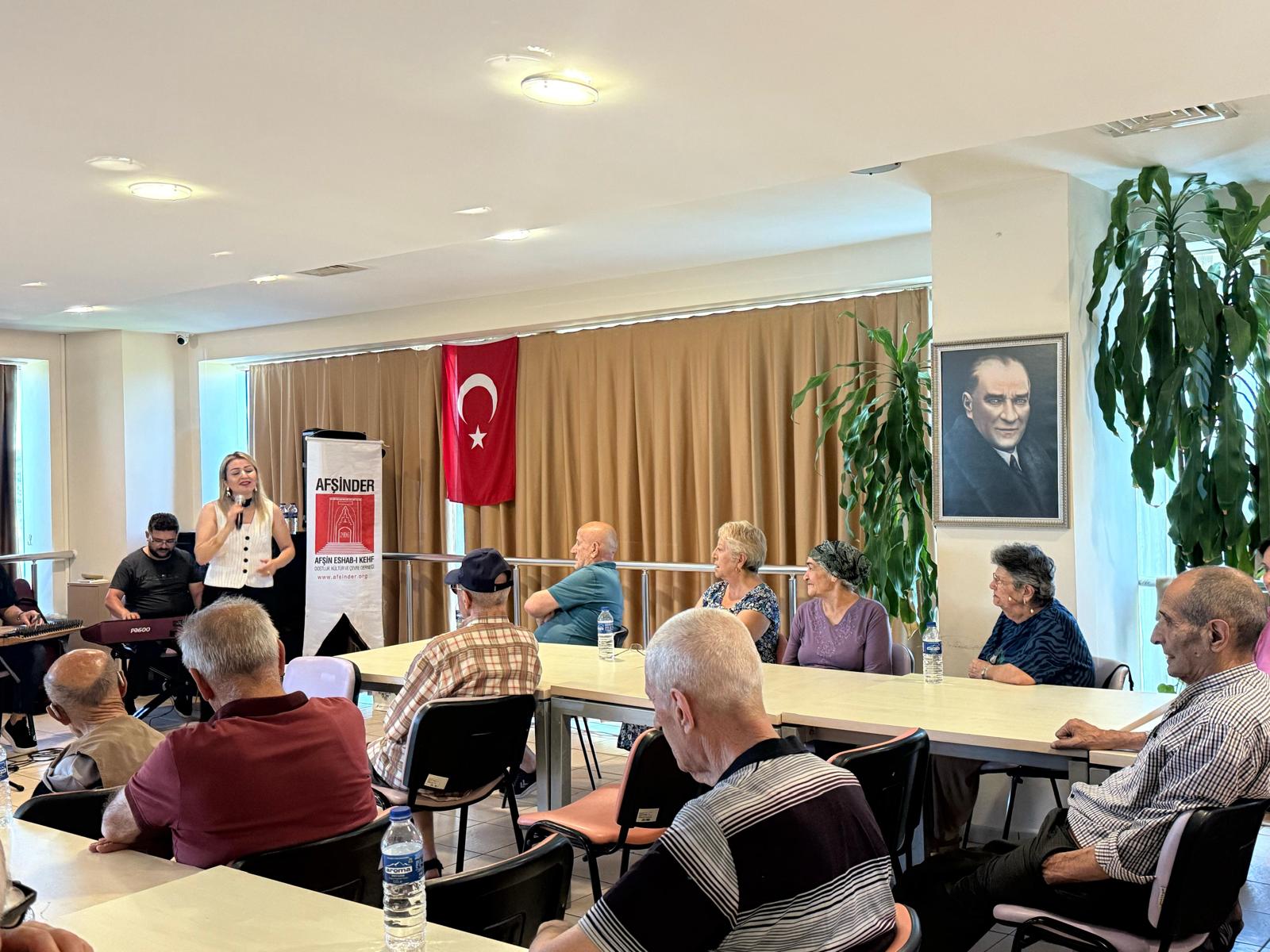 Afşi̇nder Yönetiminden Zeytinburnu Huzurevine Anlamlı Ziyaret