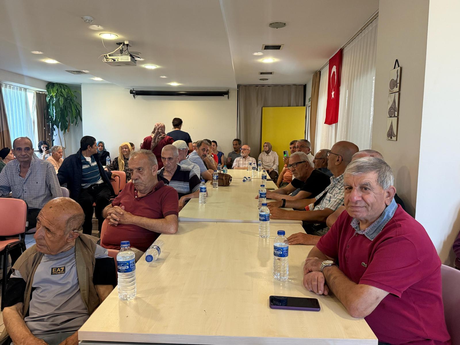 Afşi̇nder Yönetiminden Zeytinburnu Huzurevine Anlamlı Ziyaret3