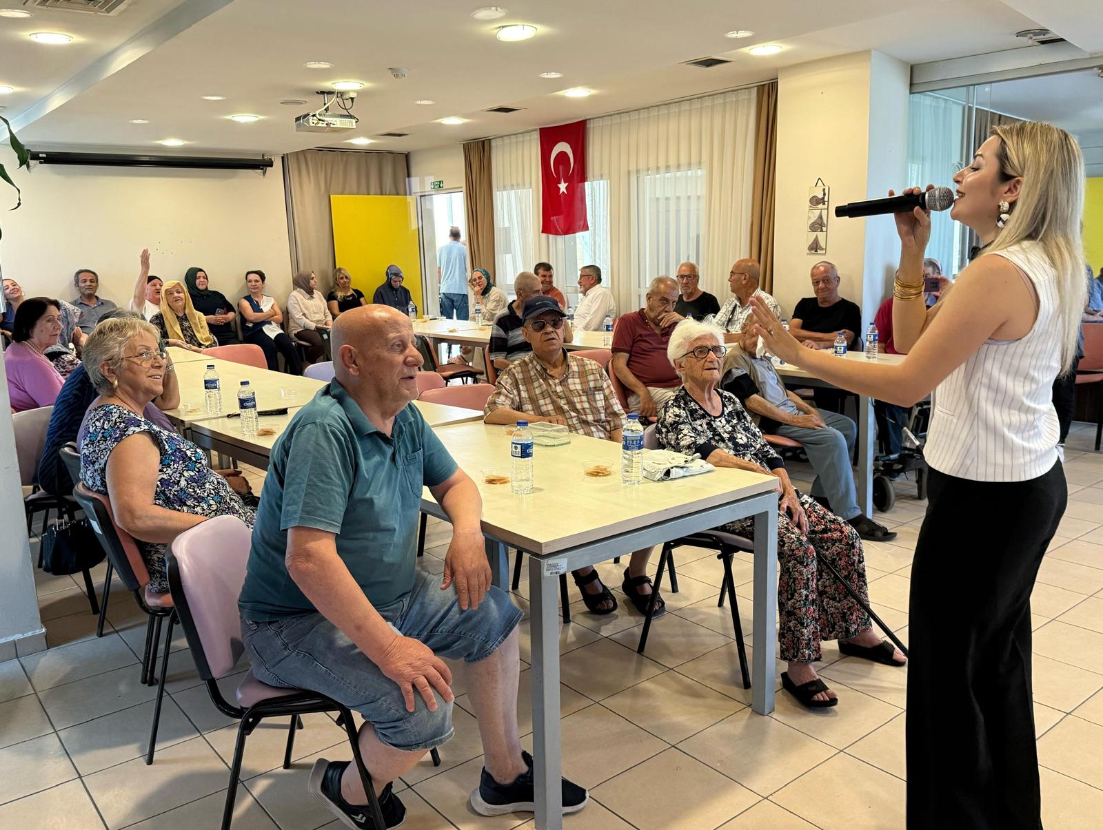 Afşi̇nder Yönetiminden Zeytinburnu Huzurevine Anlamlı Ziyaret5