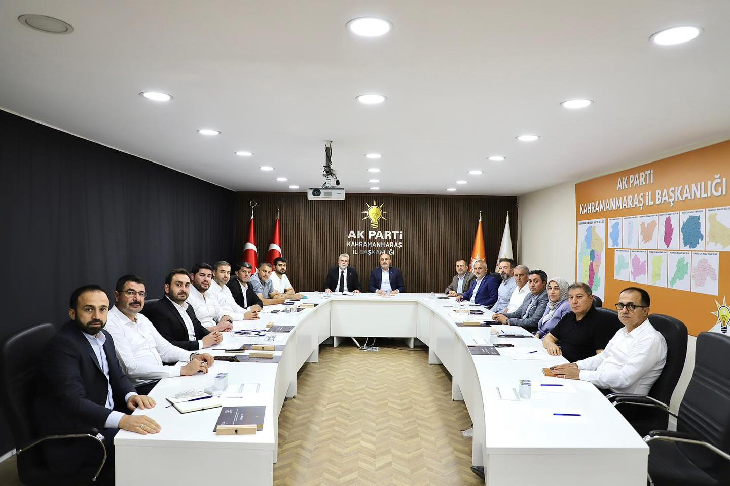 Ak Parti Kahramanmaraş İl Başkanlığı, İstişare Ve Değerlendirme Toplantısı Düzenledi