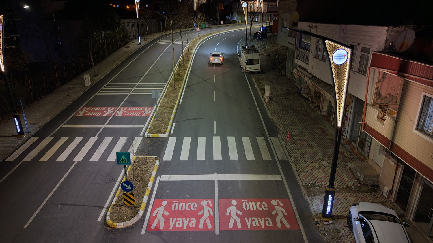 Andırın’ın Prestij Caddesinin Yürüyüş Yolları Da Yenileniyor (5)