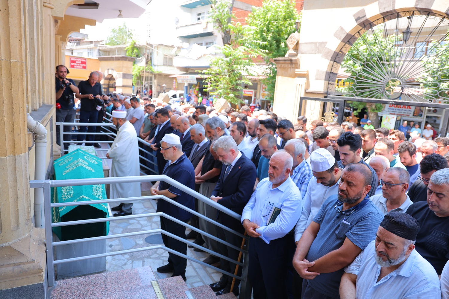 Ankara'daki Yangında Ölen Anne Ve 3,5 Aylık Oğlu Kahramanmaraş'ta Toprağa Verildi (2)