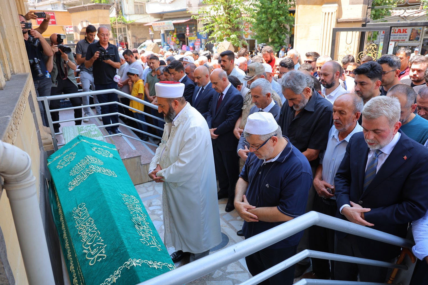 Ankara'daki Yangında Ölen Anne Ve 3,5 Aylık Oğlu Kahramanmaraş'ta Toprağa Verildi (4)