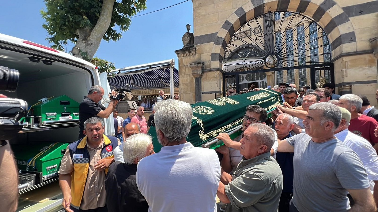 Ankara'daki Yangında Ölen Anne Ve 3,5 Aylık Oğlu Kahramanmaraş'ta Toprağa Verildi (6)-1