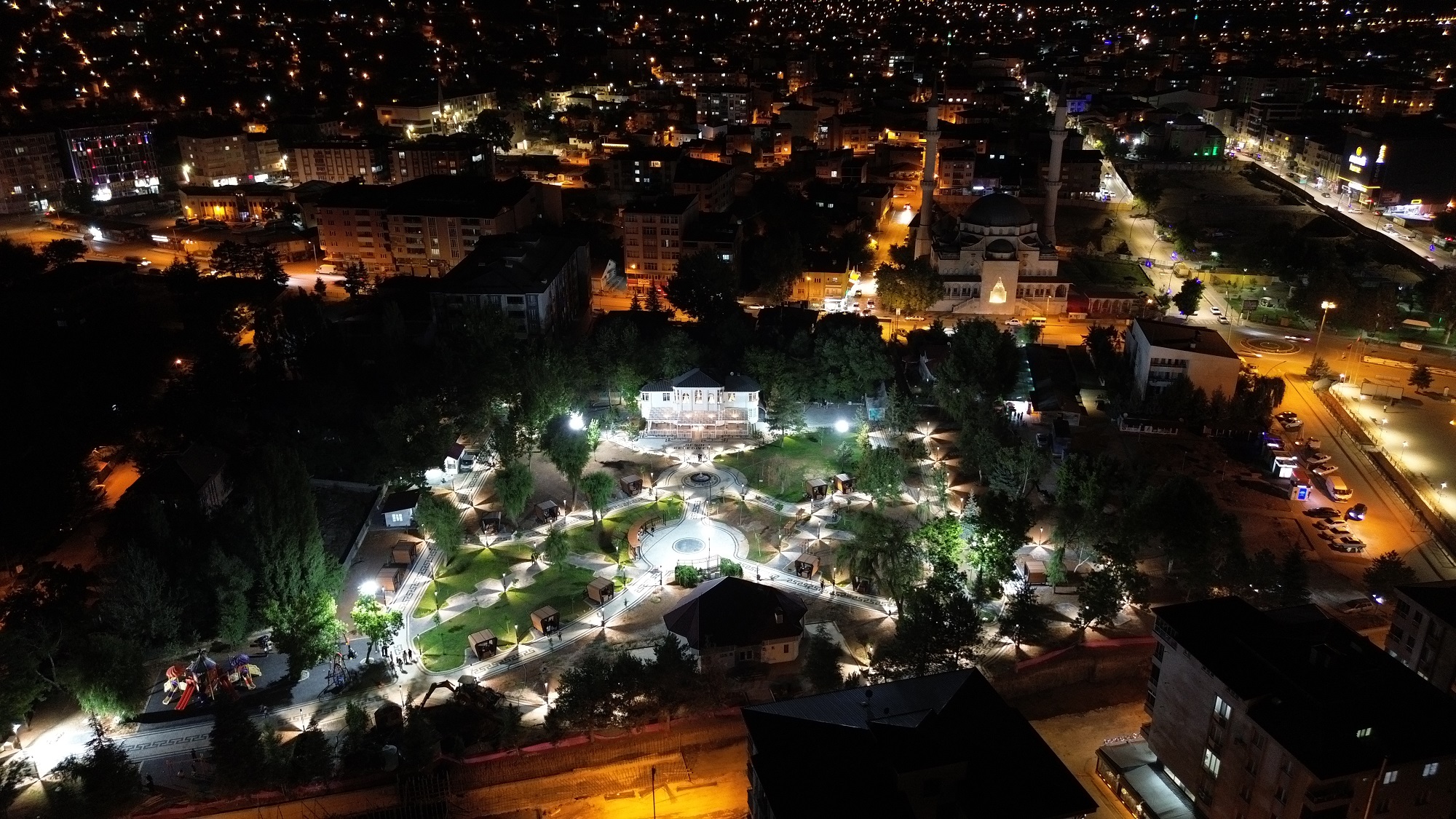 Atatürk Parkı Yenilendi (2)
