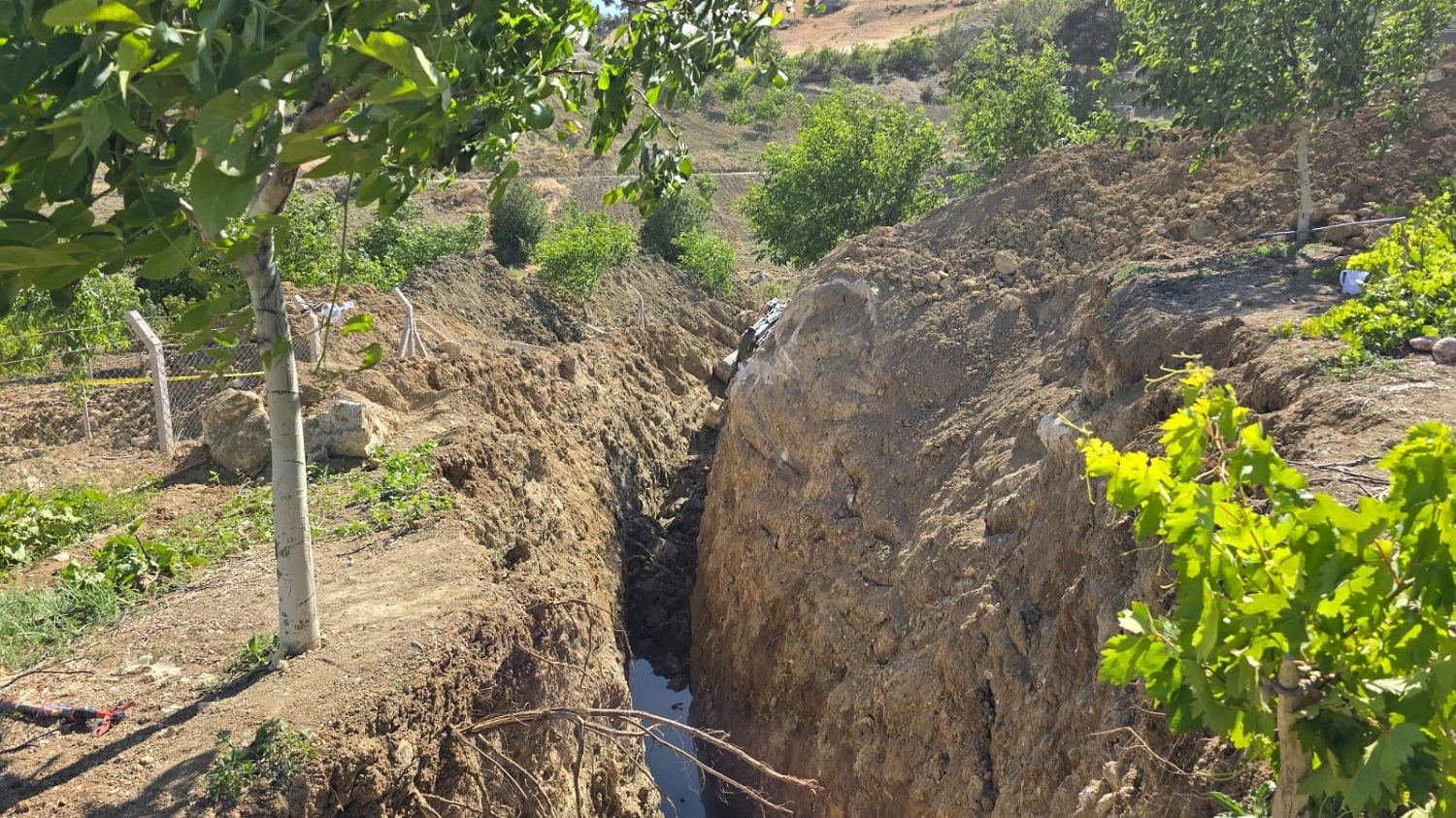 Bahçesinde Kazı Yaparken Toprak Altında Kalan Şahıs Hayatını Kaybetti (1)