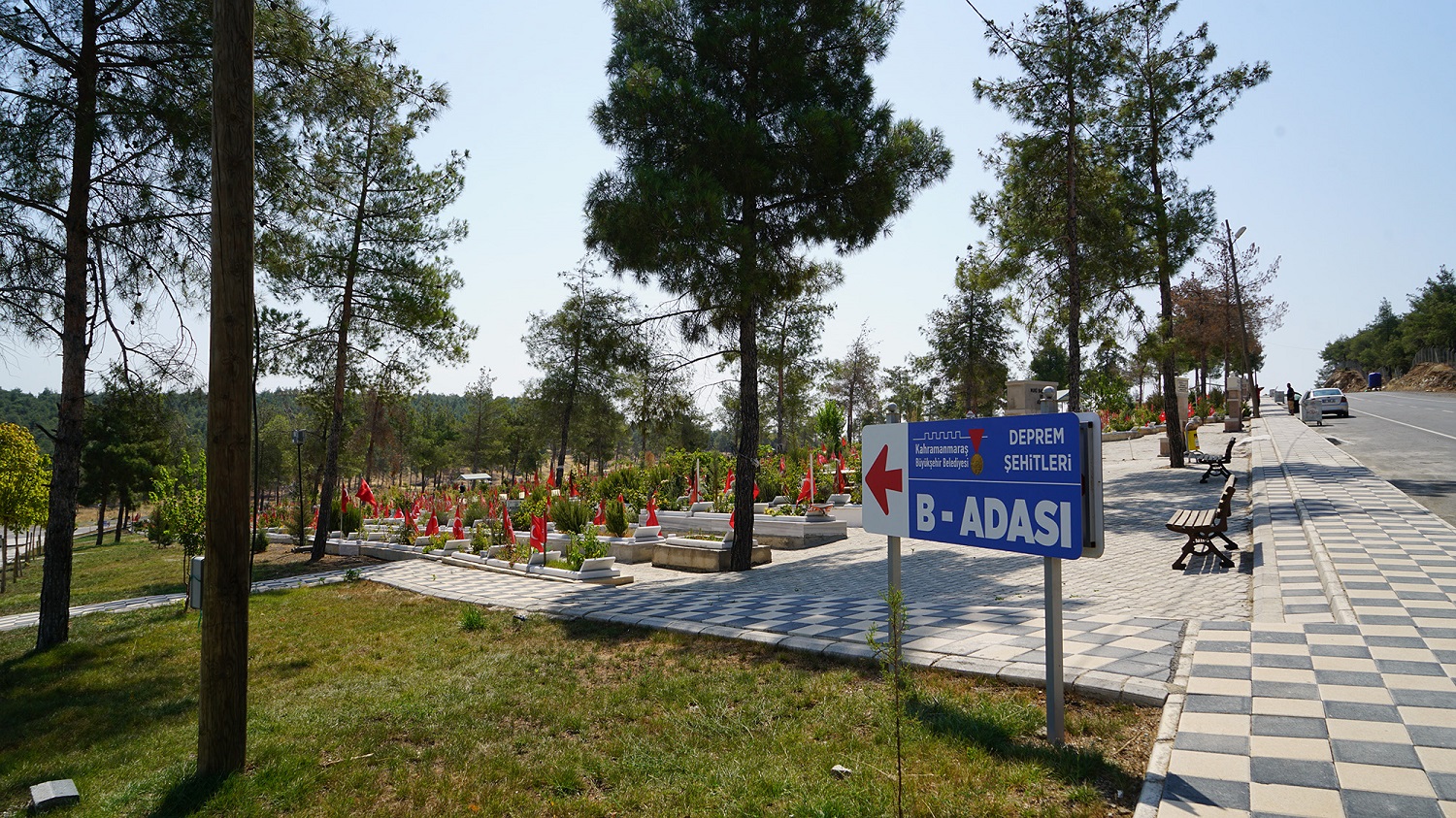Büyükşehir Mezarlıklarda Bakım Ve Düzenleme Çalışmalarını Sürdürüyor (2)