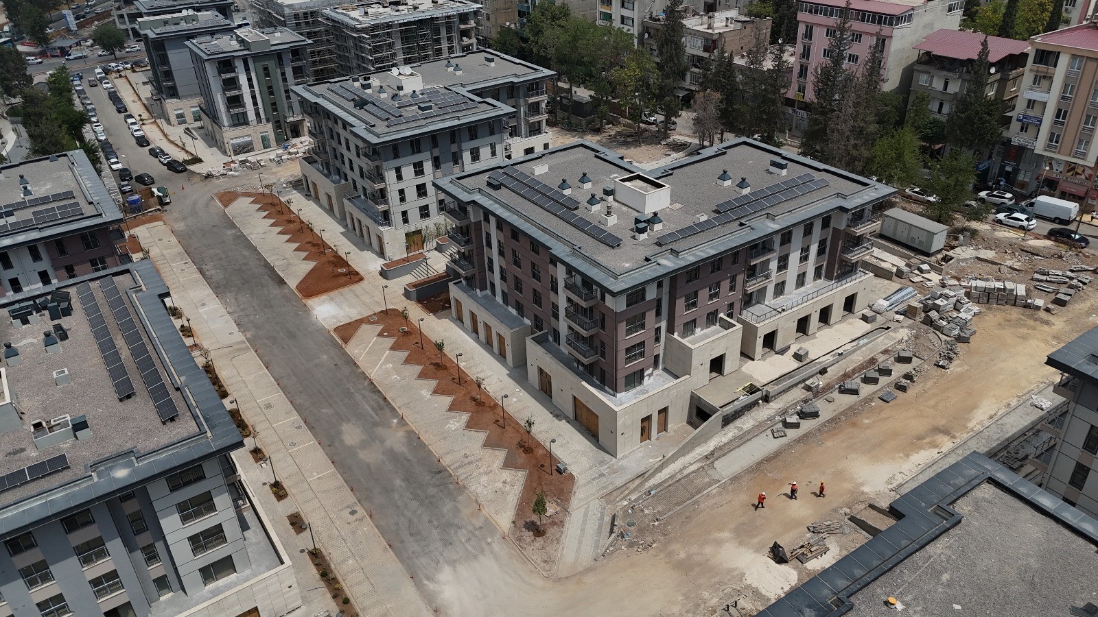 Deprem Konutları Yükseliyor, Şehir Merkezi Yeniden Ayağa Kalkıyor (3)