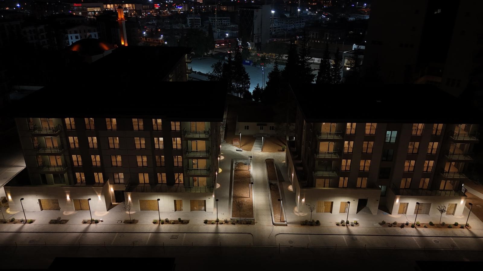 Deprem Konutları Yükseliyor, Şehir Merkezi Yeniden Ayağa Kalkıyor (6)