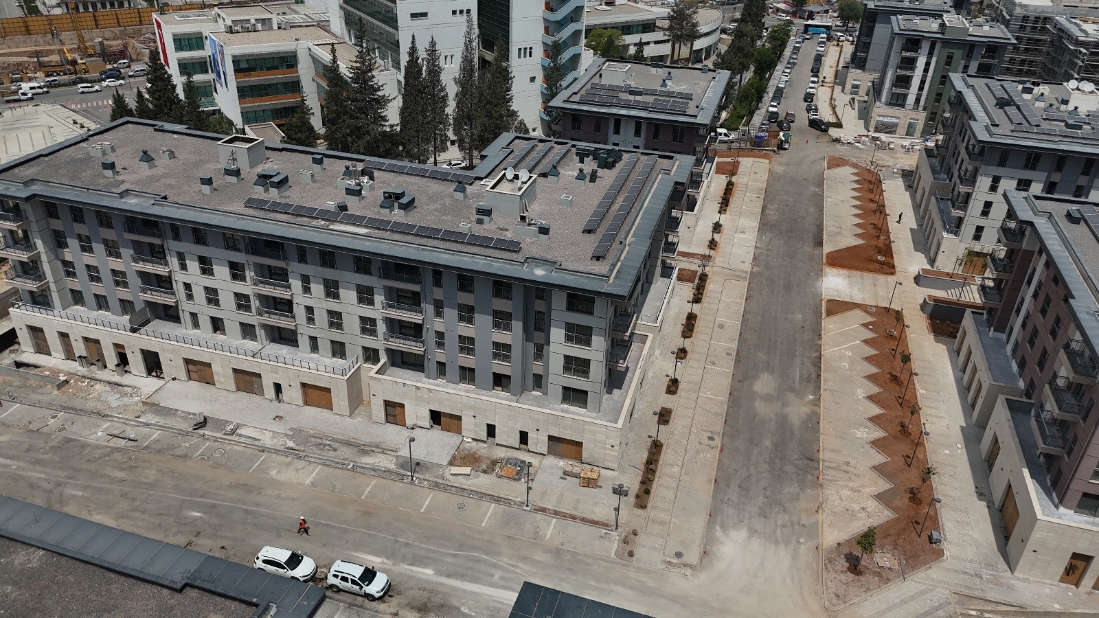 Deprem Konutları Yükseliyor, Şehir Merkezi Yeniden Ayağa Kalkıyor (7)