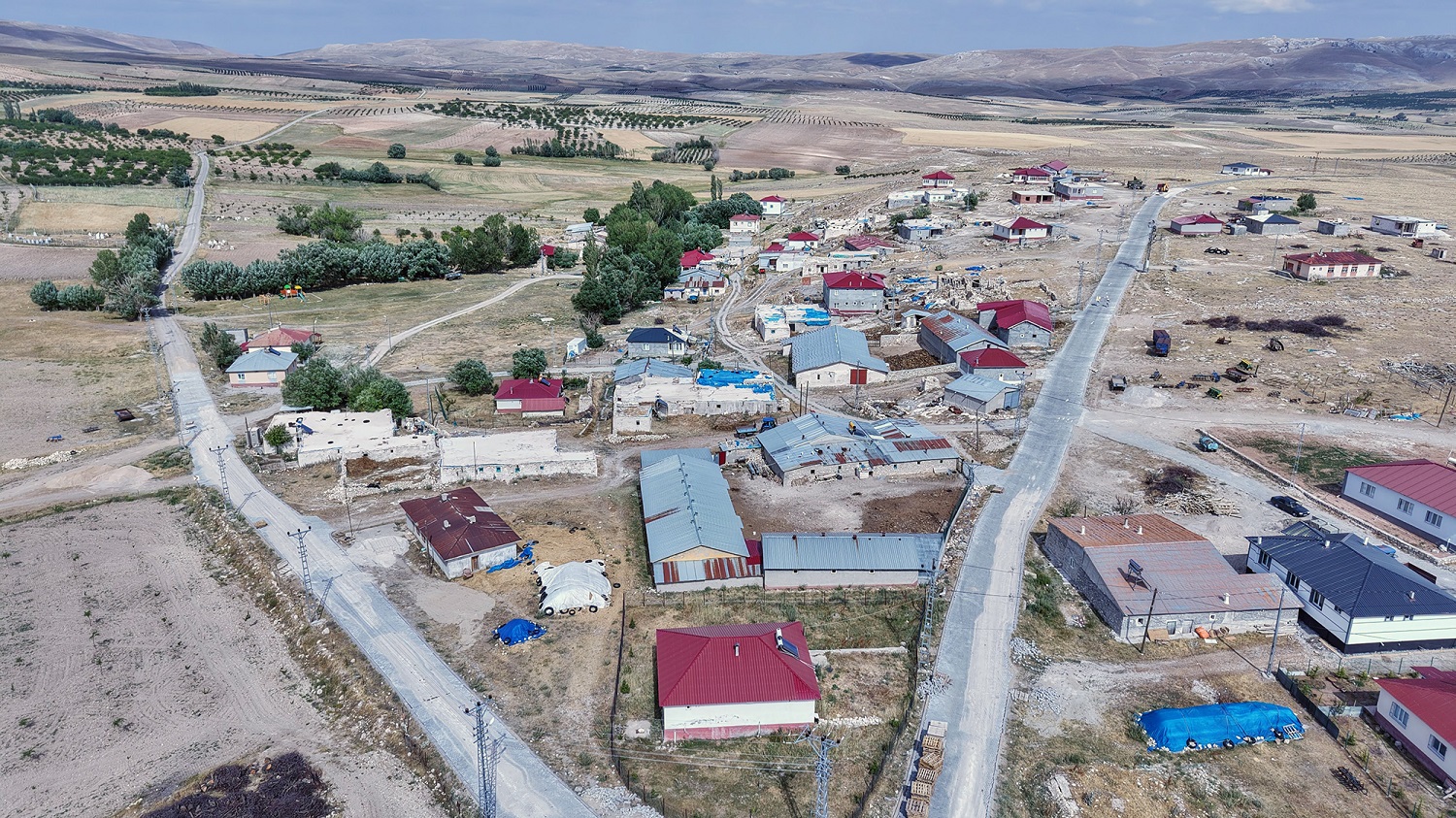 Elbistan Beyyurdu’nda Yollar Büyükşehirle Yenileniyor (1)