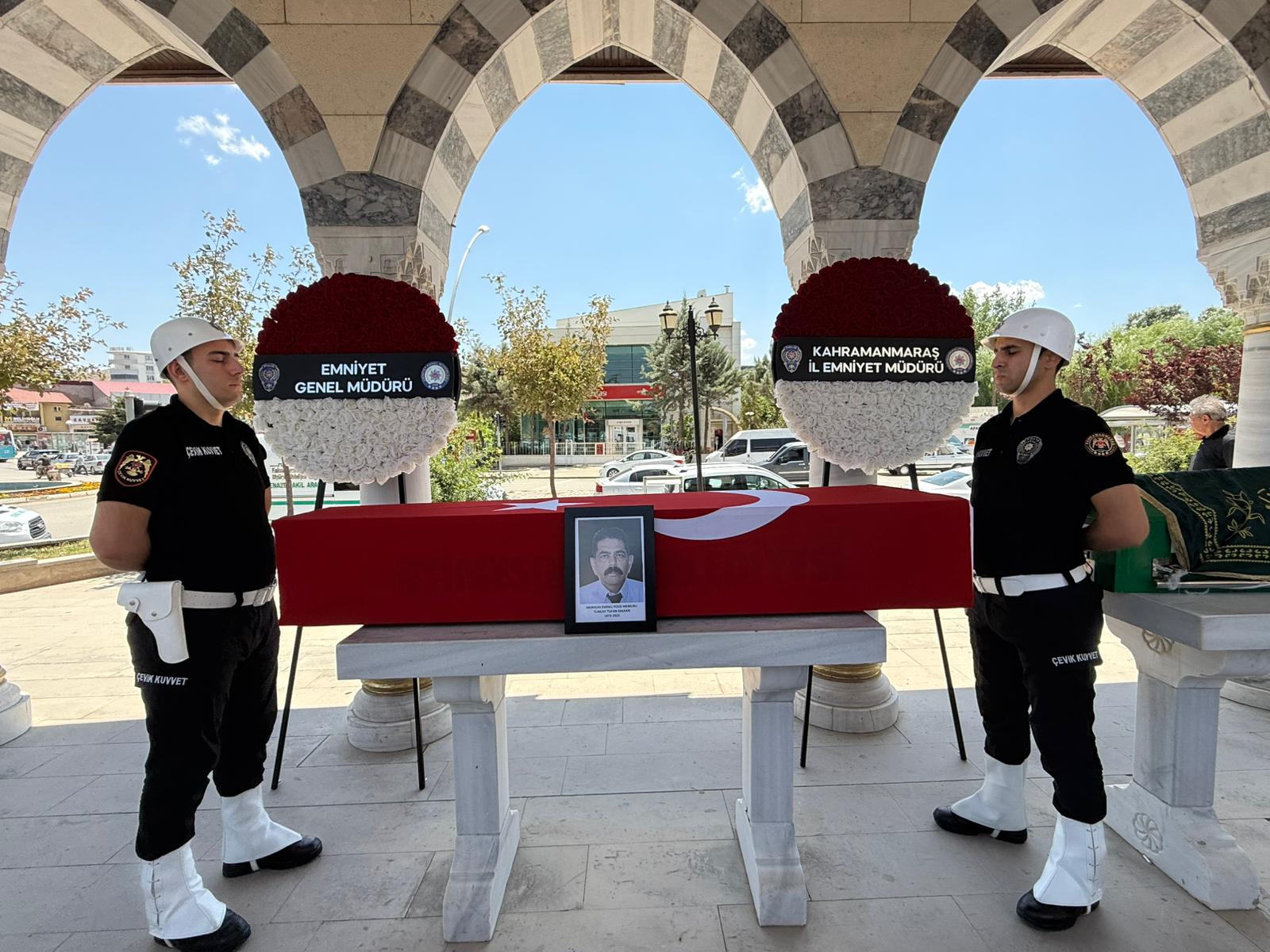 Emekli Polis Memuru Tuncay Kalkan Son Yolculuğuna Uğurlandı (1)