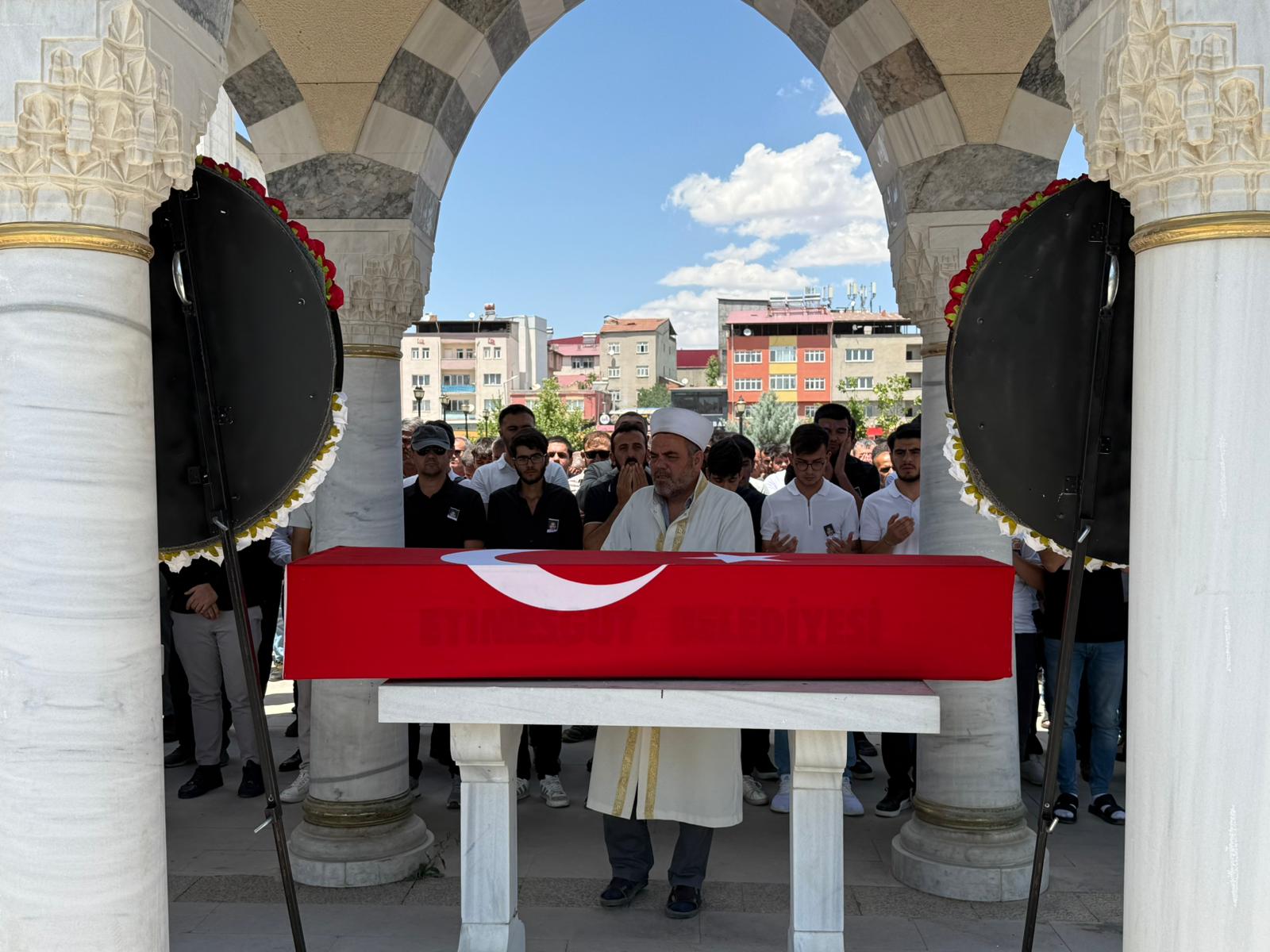Emekli Polis Memuru Tuncay Kalkan Son Yolculuğuna Uğurlandı (7)