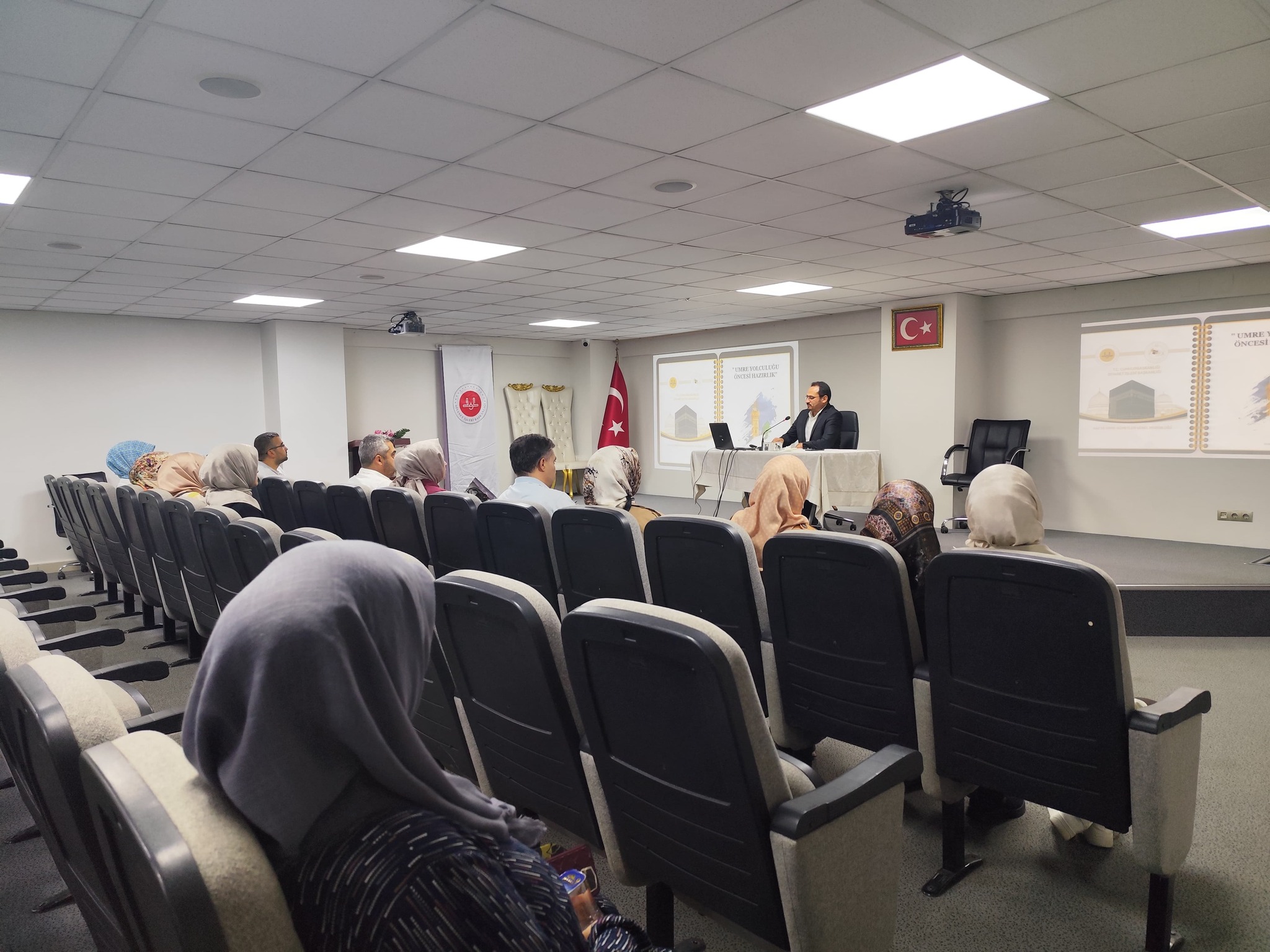 İl Müftülüğü'nden Umre Yolcularına Yönelik Bilgilendirme Semineri