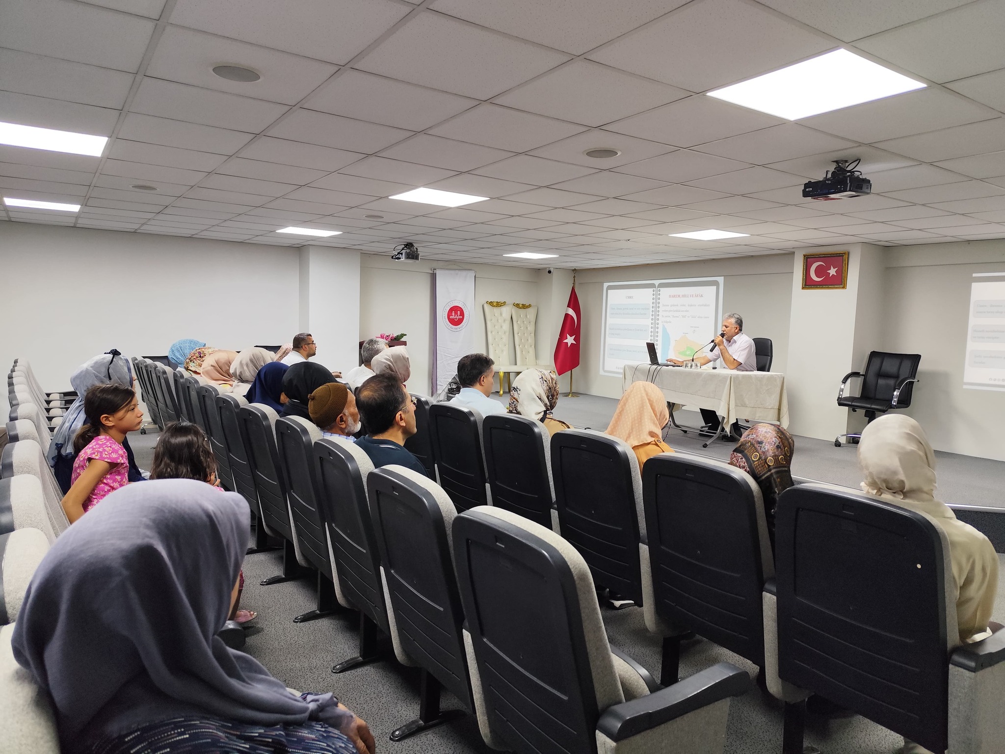 İl Müftülüğü'nden Umre Yolcularına Yönelik Bilgilendirme Semineri2