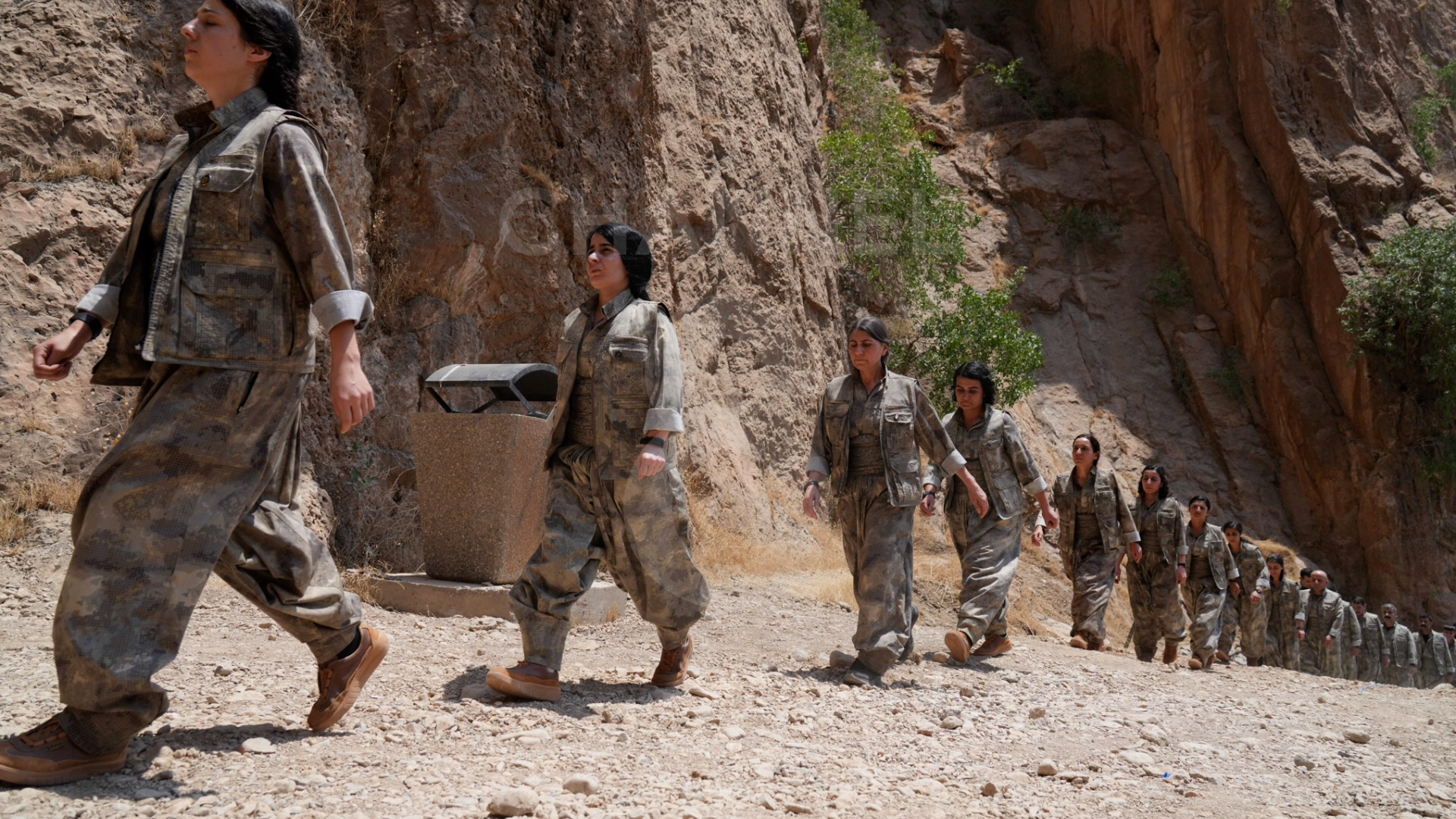 İlk Pkk'lı Grup Silah Bıraktı! 5