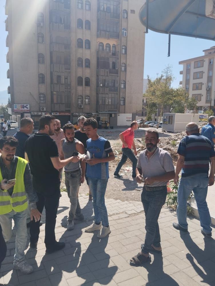 Inşaattan Atılan Molozlar Çocukların Üzerine Düştü 3 Yaralı 1