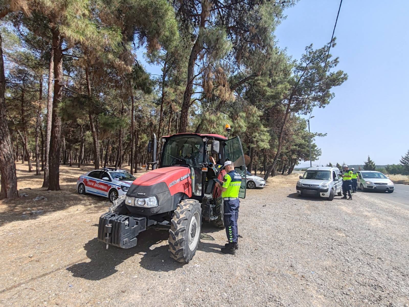 Jandarmadan Trafikte Sıkı Denetim 1 Haftada 3 Milyon Liranın Üzerinde Ceza Kesildi (2)