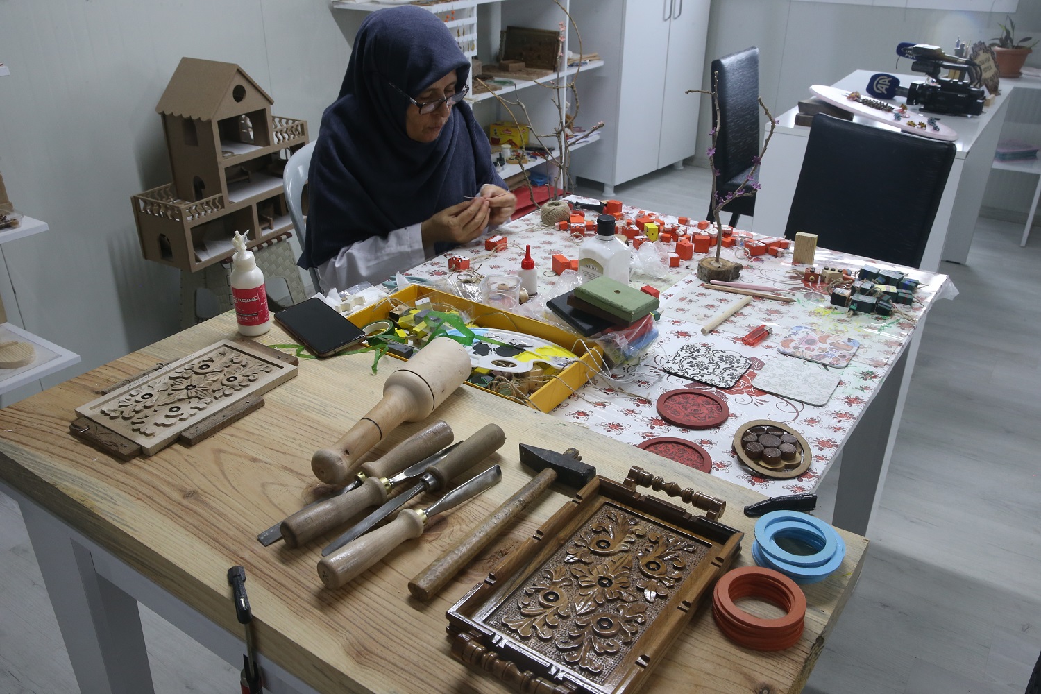 Kadın Girişimci Atık Talaşı Sanat Eserlerine Dönüştürüyor (6)