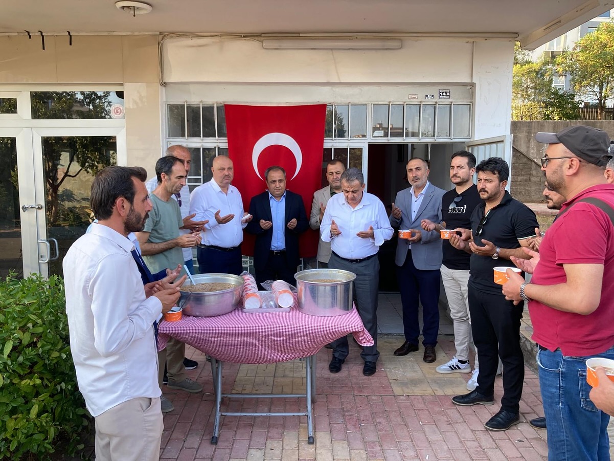 Kahramanmaraş Hayır Gönüllüleri Derneği'nin Aşure Programına Yoğun İlgi1