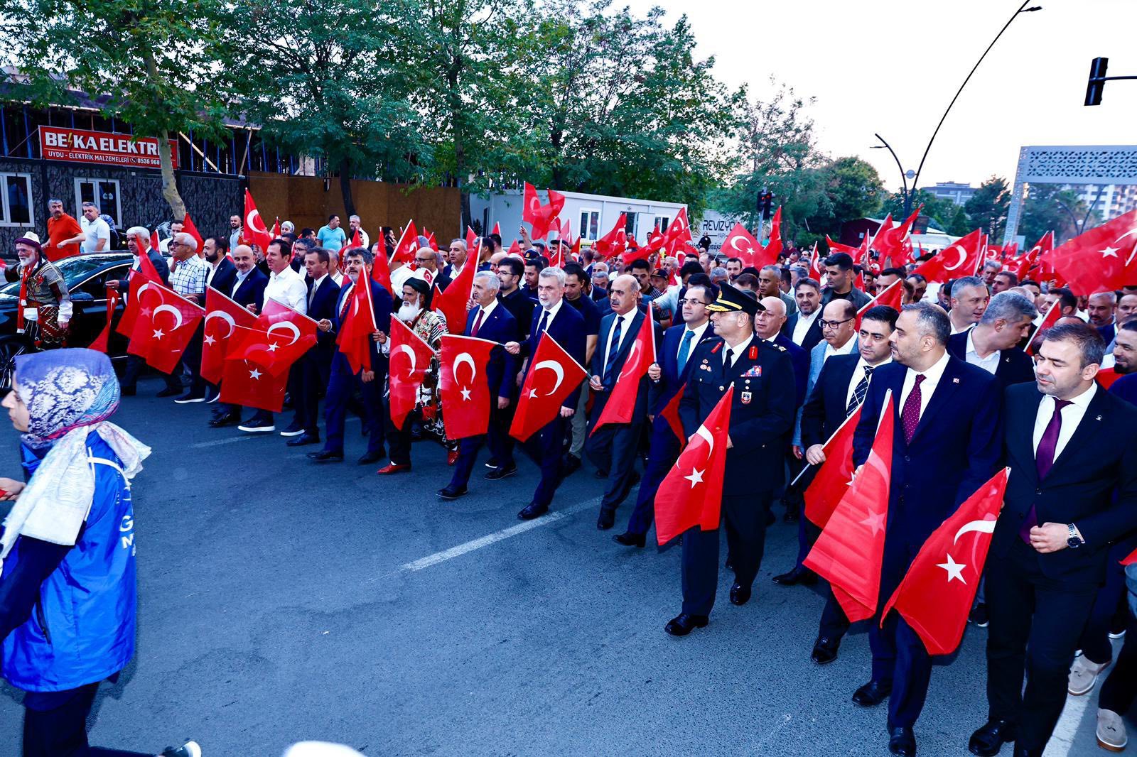 Kahramanmaraş’ta Millî Birlik Günü Kortej Yürüyüşü Büyük Coşkuyla Gerçekleşti4