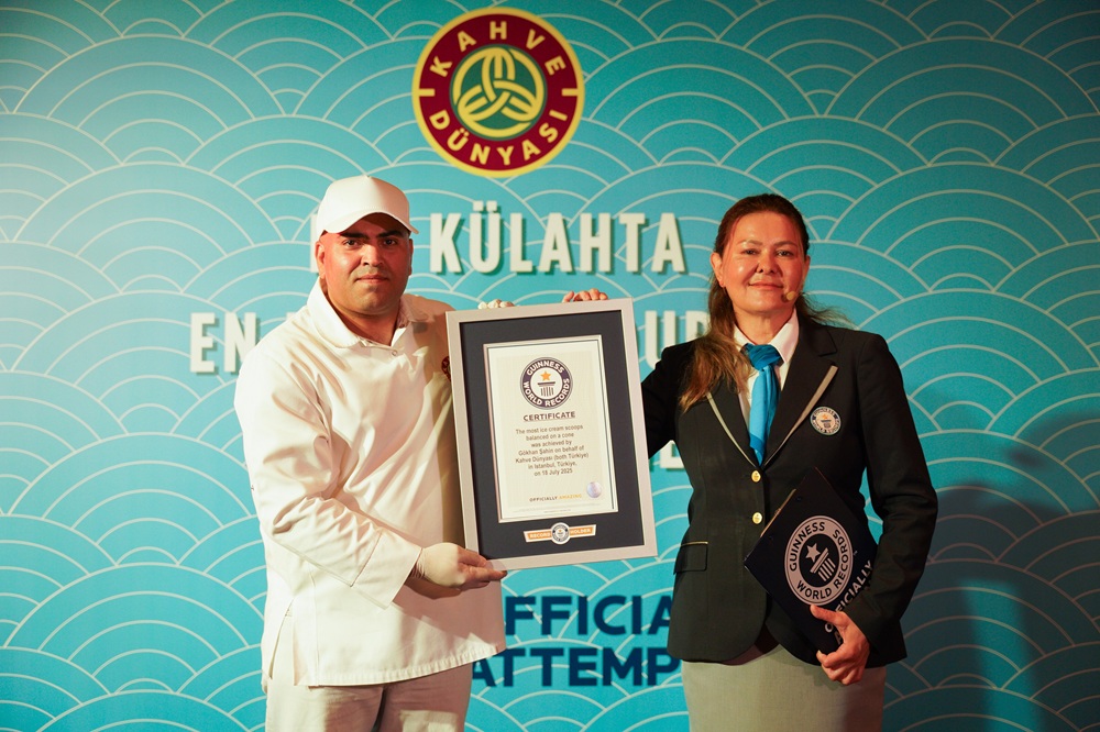 Kahve Dünyası, Dondurma Ustası Gökhan Şahin Ile Guinness World Records™’A Adını Yazdırdı1