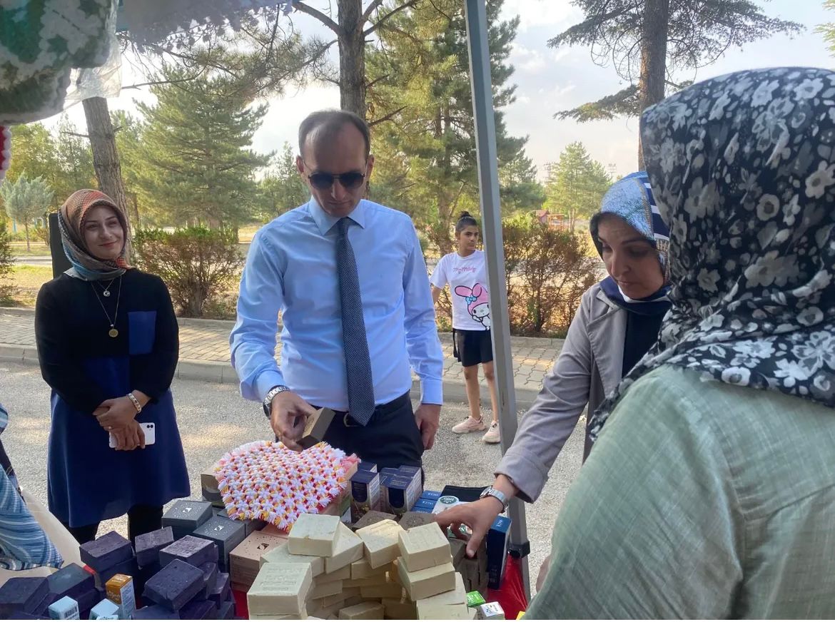 Kaymakam Sarıdoğan, Kadın Emeği Fuarı’nı Ziyaret Etti (1)