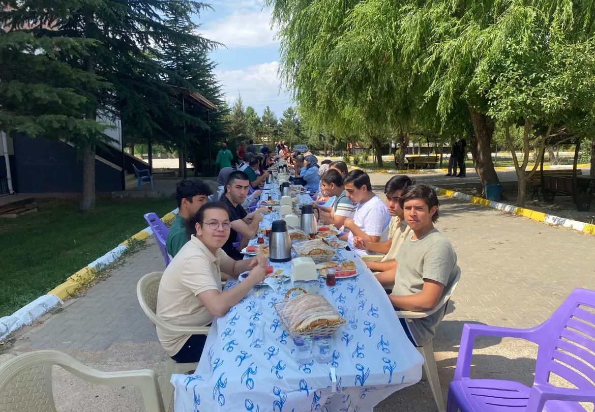 Kaymakam Sarıdoğan, Kahvaltı Programında Öğrencilerle Bir Araya Geldi (2)