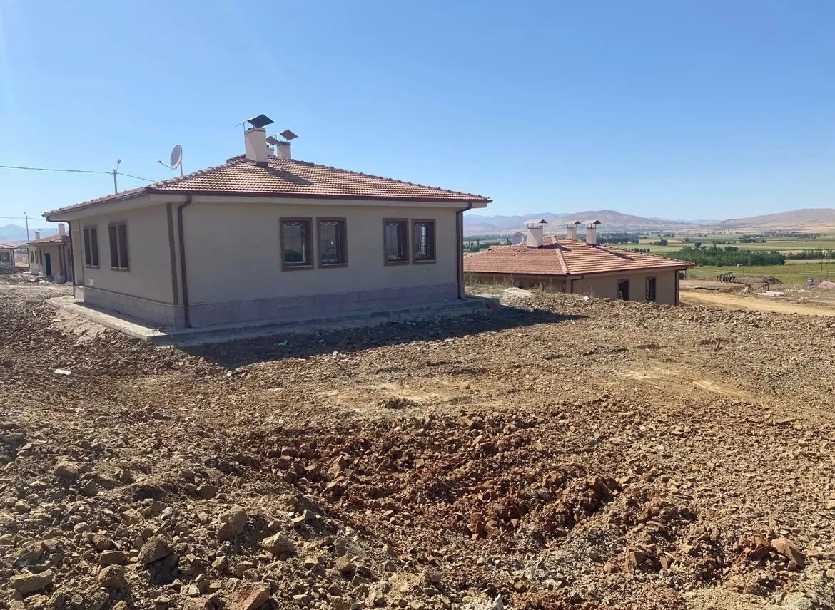 Kaymakam Sarıdoğan, Kırsal Konut Çalışmalarını Yerinde İnceledi (1)