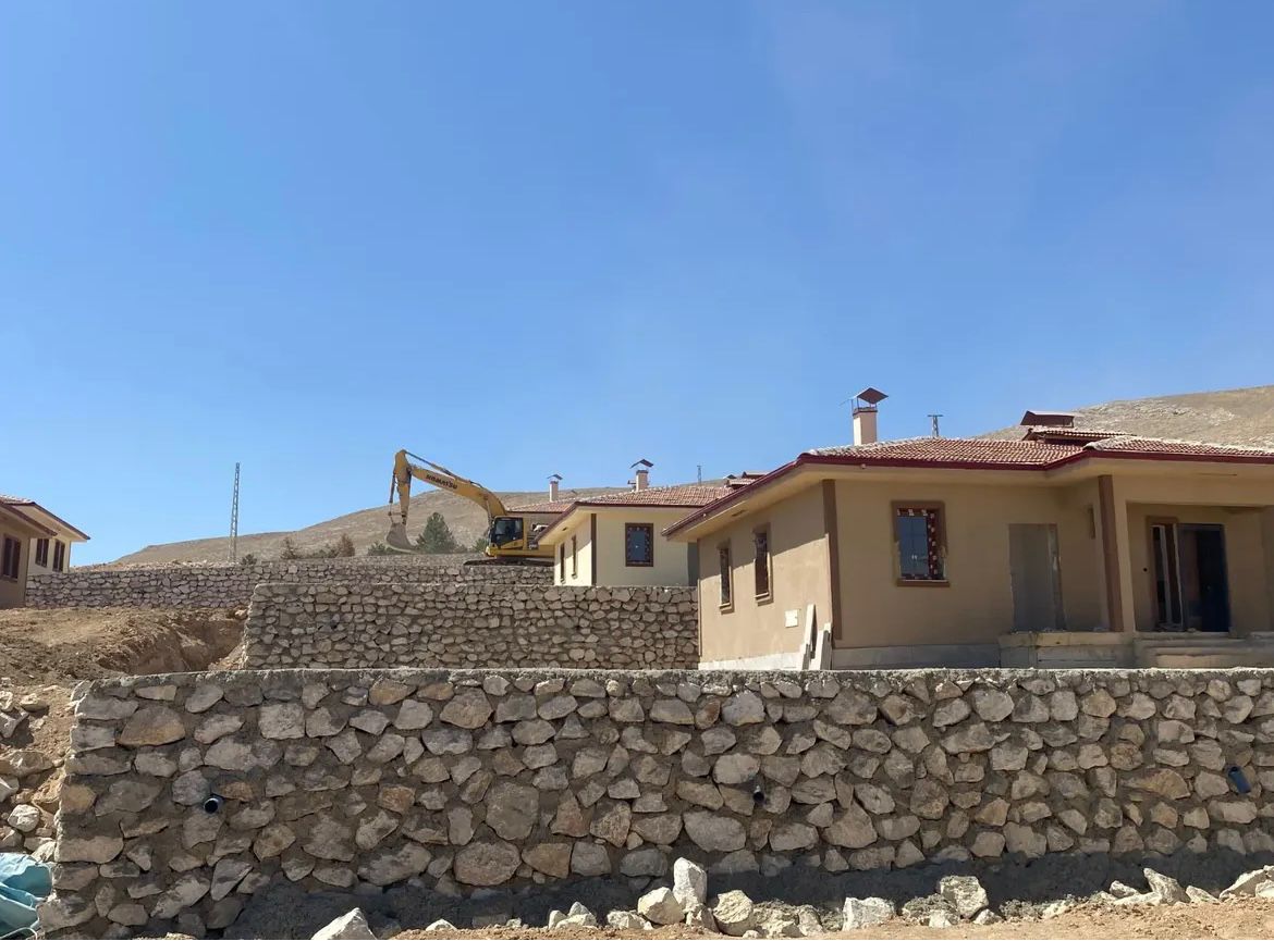 Kaymakam Sarıdoğan, Kırsal Konut Çalışmalarını Yerinde İnceledi (7)