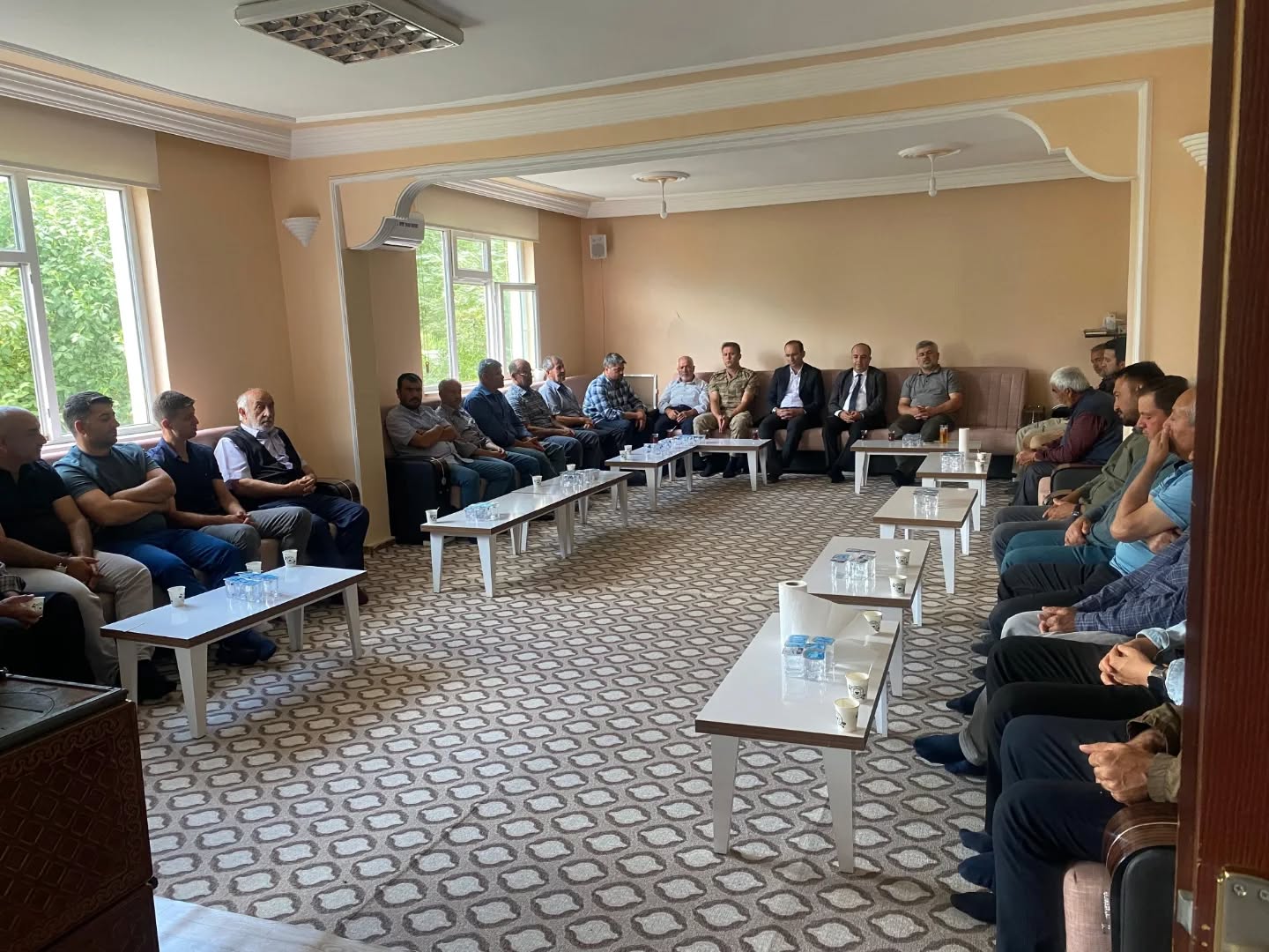 Kaymakam Sarıdoğan'dan Polis Memuru Ahmet Burun'un Ailesine Taziye Ziyareti1