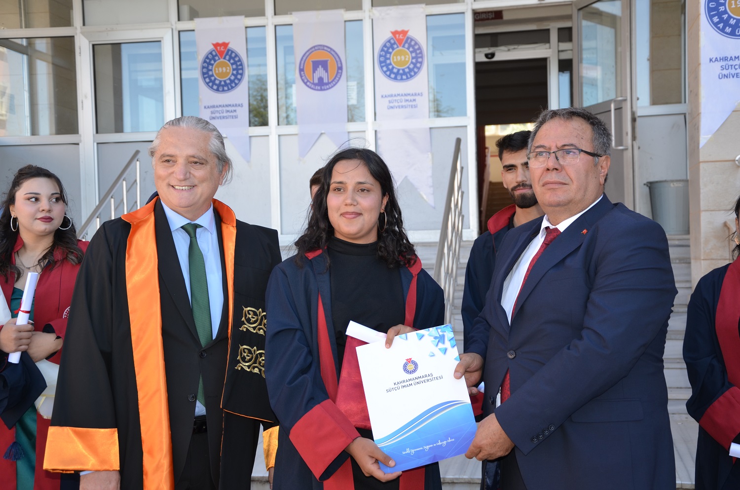 Ksü Afşin Yerleşkesinde Mezuniyet Töreni Düzenlendi (11)