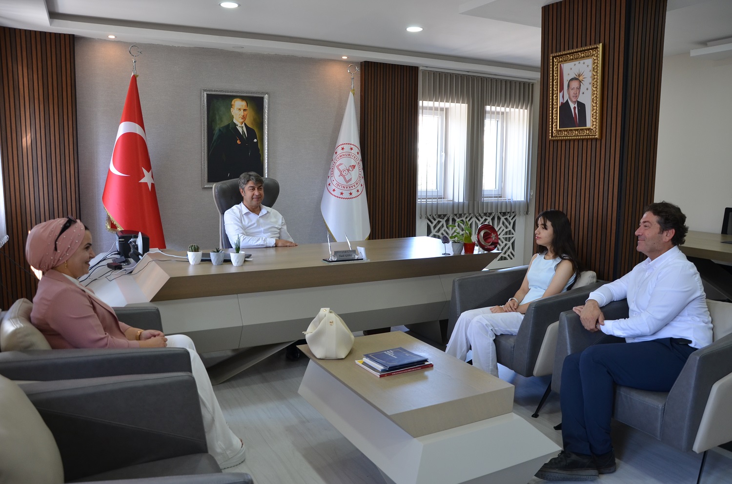 Lgs Birincisine Kabadan Ödül Takdimi (2)