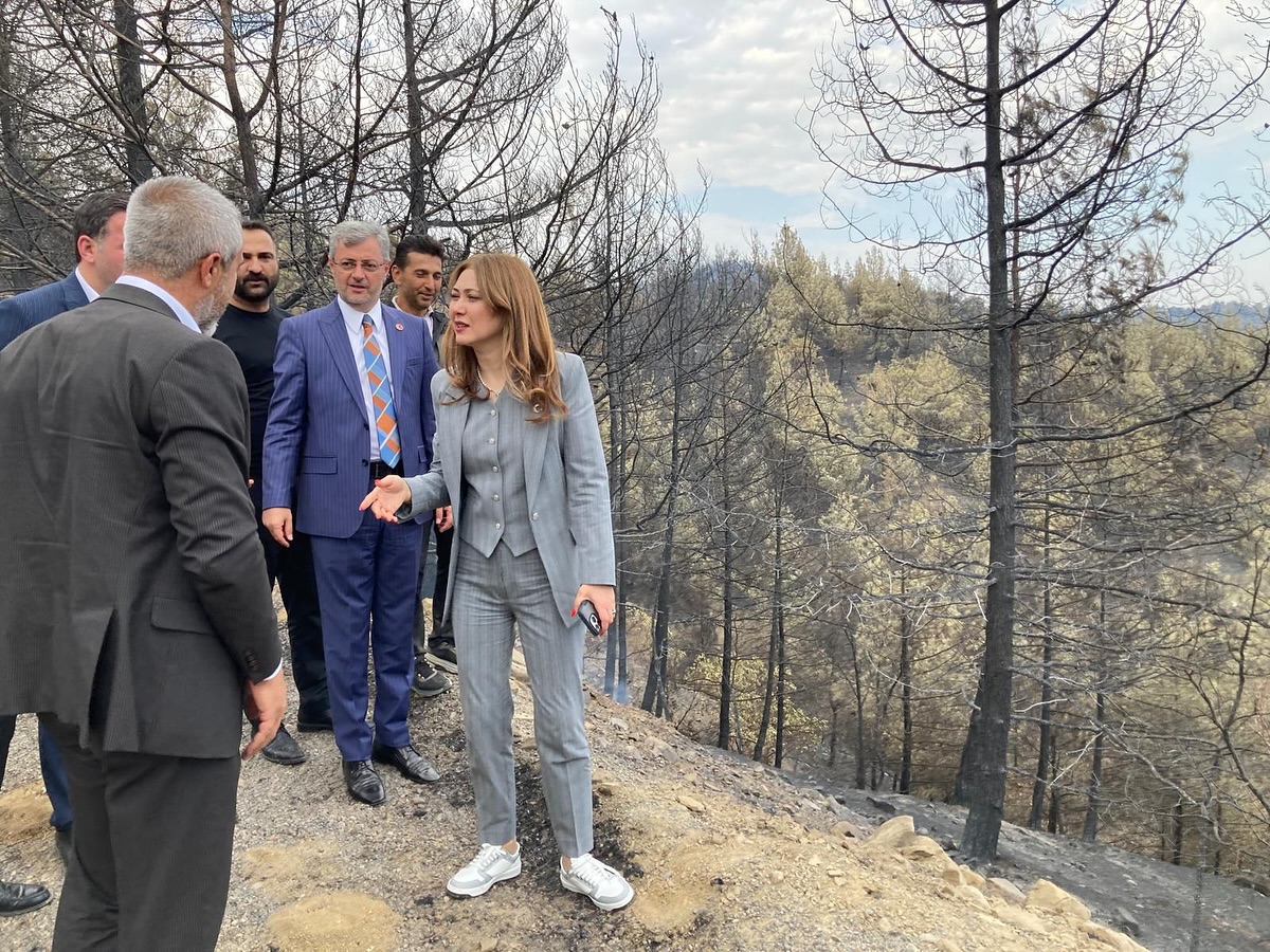 Milletvekili Dora, Yangın Bölgesini Ziyaret Etti Ve Vatandaşlarla Bir Araya Geldi