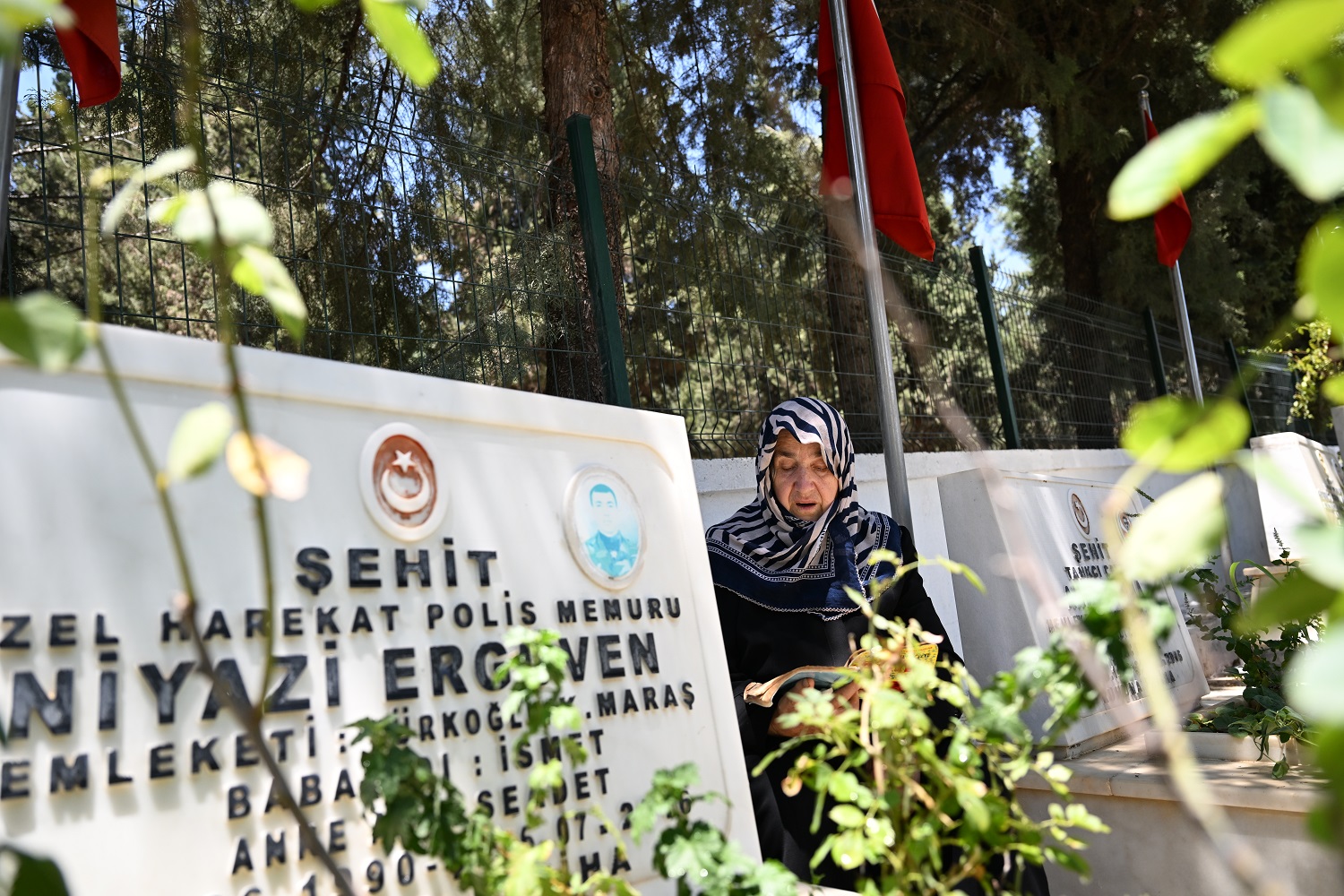 Silah Arkadaşları Şehit Polisin Annesini 9 Yıldır Yalnız Bırakmıyor (1)