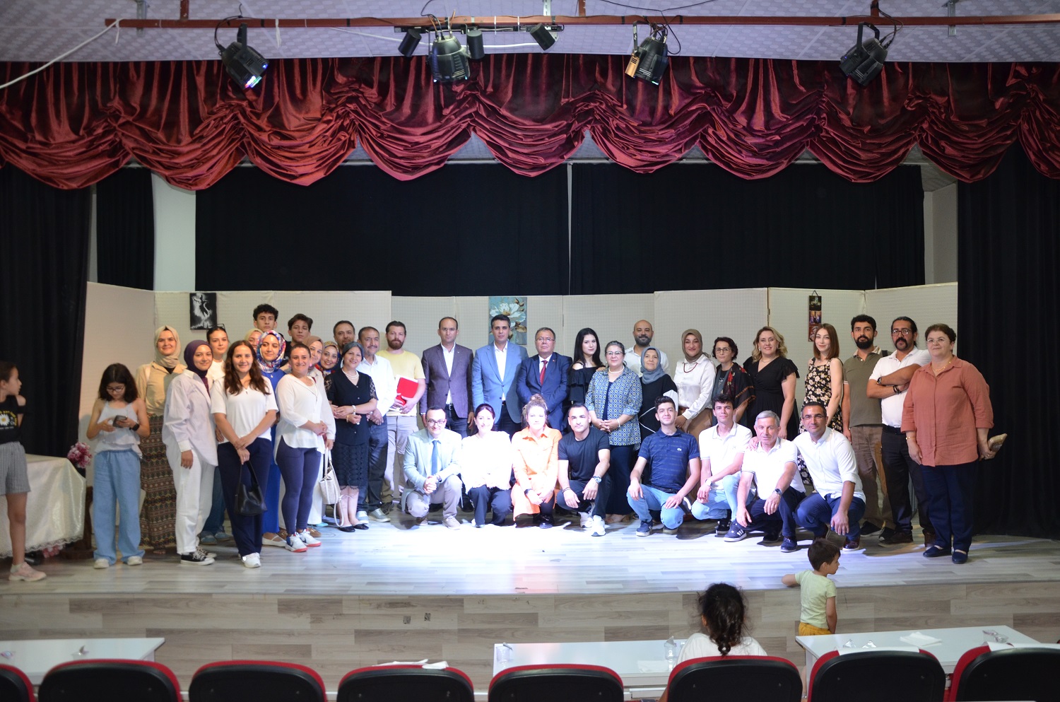 Temiz Aklın Kirli Oyunları Afşin’de Tiyatroseverlerle Buluştu (1)