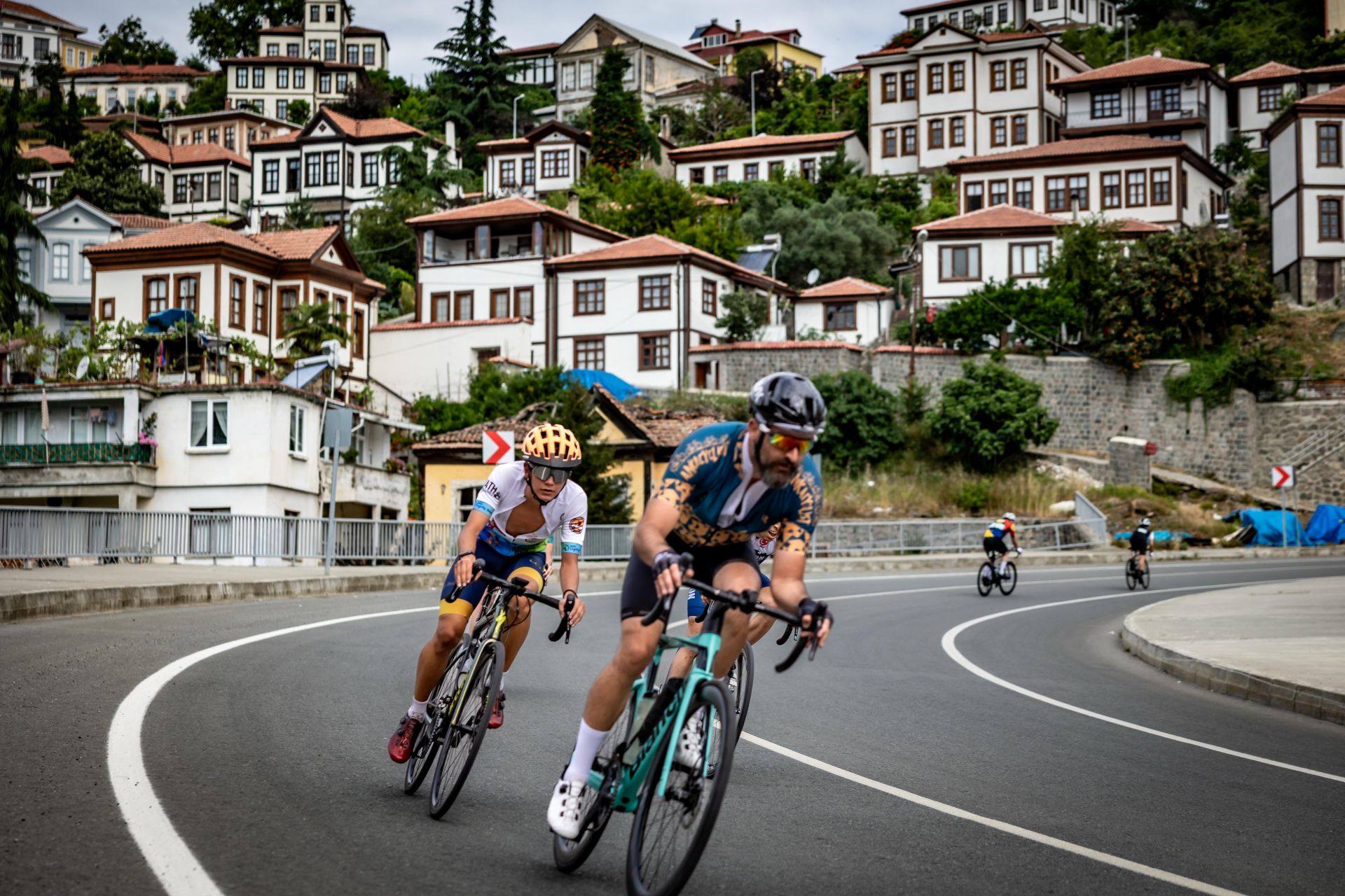 Trabzon’da İlk Kez Düzenlenen Gran Fondo Bisiklet Yarışı Karadeniz’e Özgü Doğal Güzellikleriyle Herkesi Büyüledi2