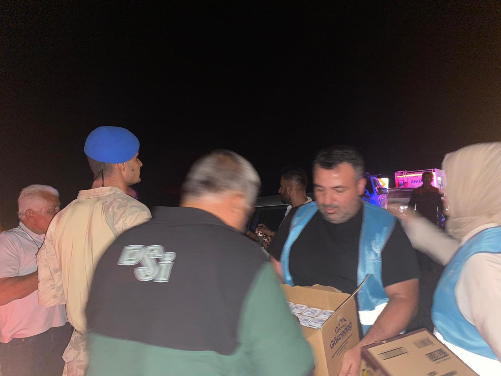 Ülkü Ocakları Orman Yangınlarına Karşı Sahada 5
