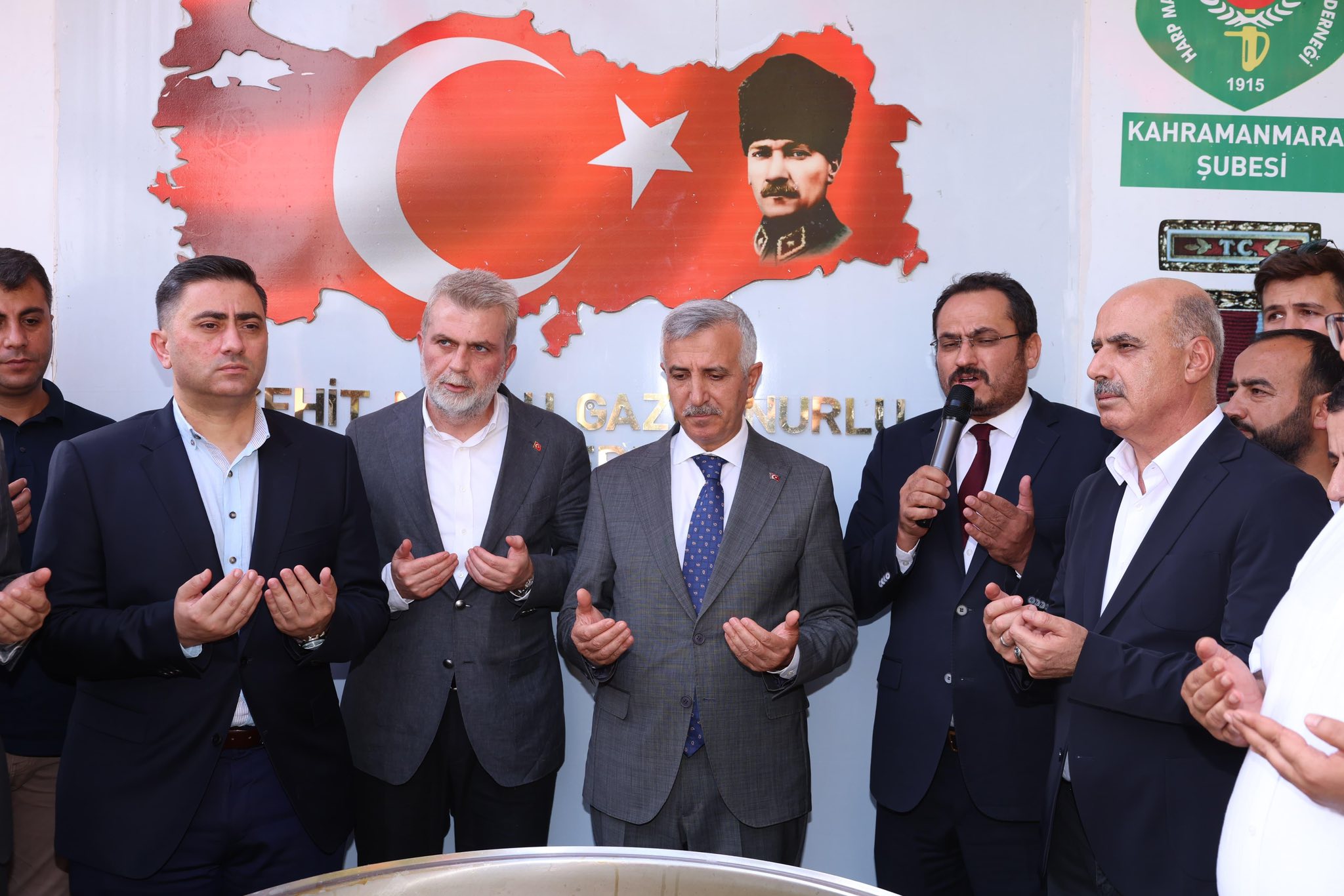 Vali Ünlüer, Aşure Etkinliğinde Şehit Yakınları Ve Gazilerle Bir Araya Geldi1