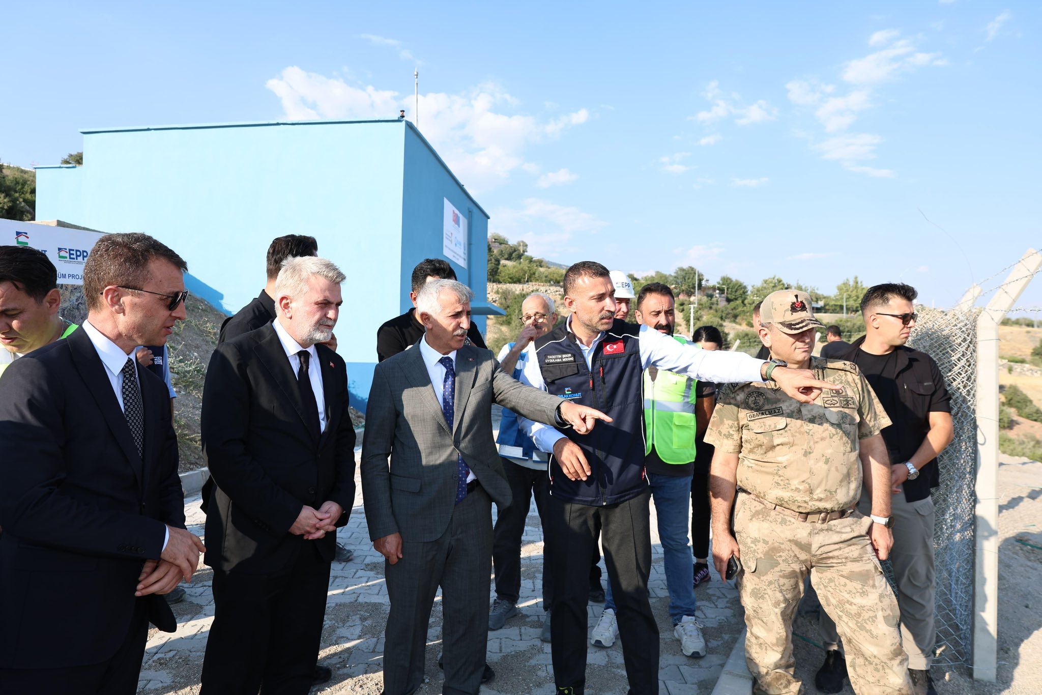 Vali Ünlüer, Güneşevler Mahallesi’ndeki Kentsel Dönüşüm Projelerini İnceledi1