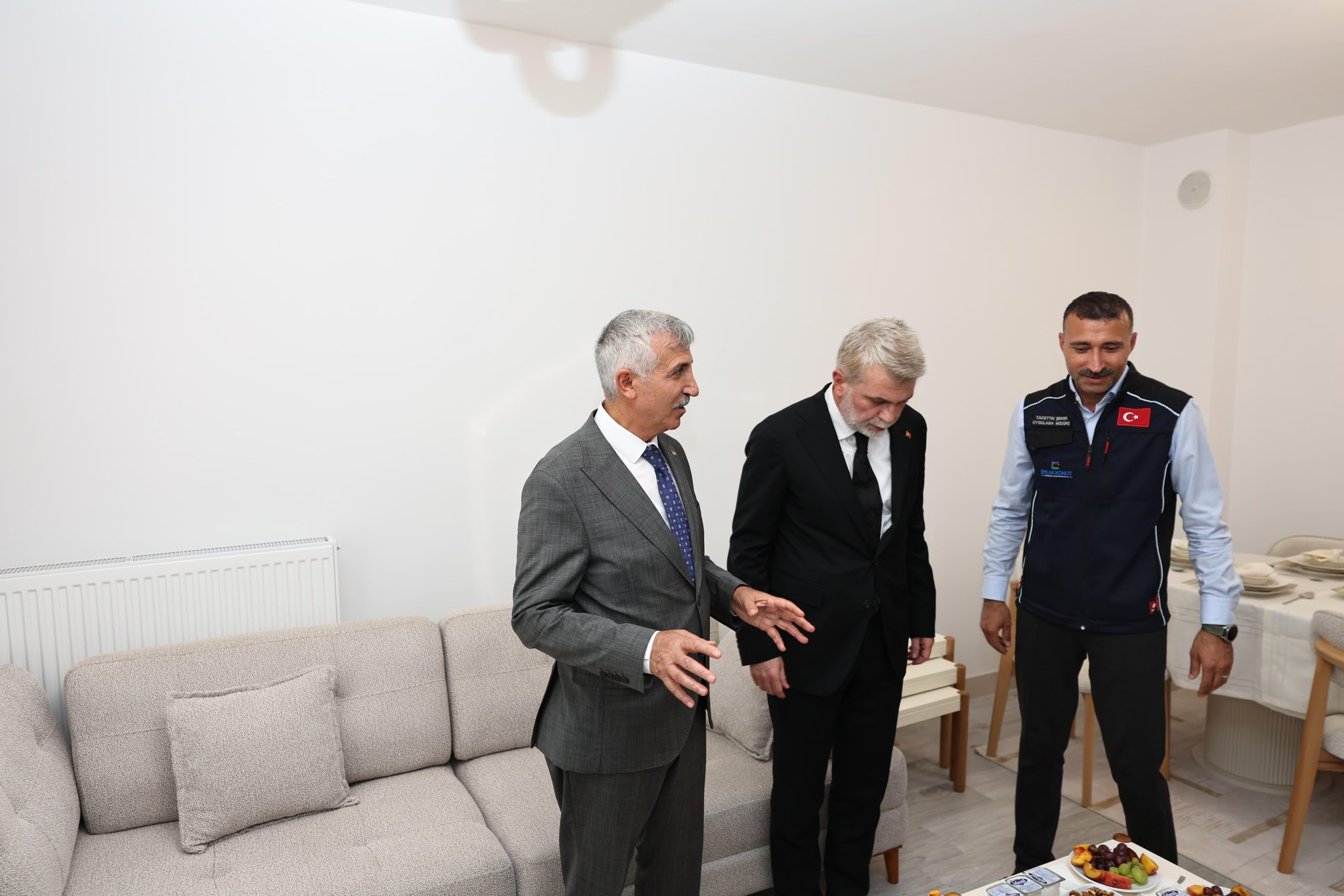 Vali Ünlüer, Güneşevler Mahallesi’ndeki Kentsel Dönüşüm Projelerini İnceledi5
