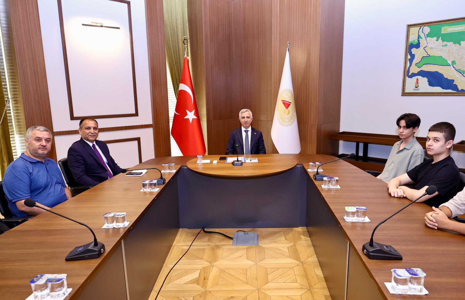 Vali Ünlüer, Lgs Türkiye Birincilerini Makamında Ağırladı2
