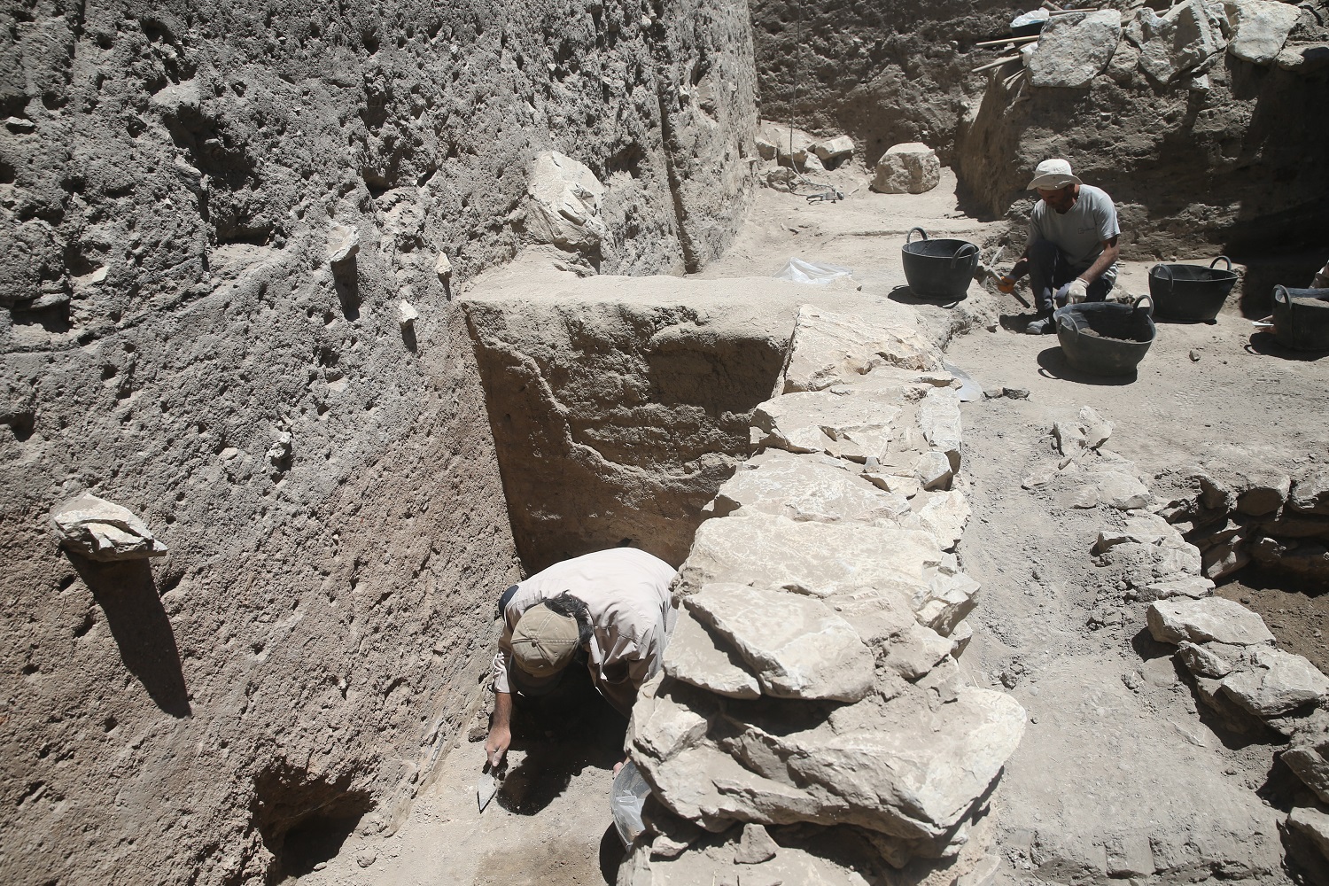 Yassı Höyük'te Geç Tunç Çağı'na Ait Yapı Ve Silolar Gün Yüzüne Çıkarıldı (2)