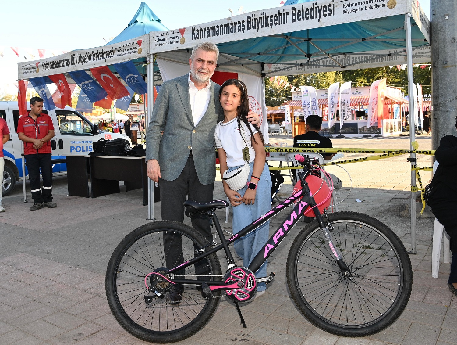 170 Çocuğun Bisiklet Hayali Gerçeğe Dönüştü; Pedallar Mutluluk İçin Döndü (2)