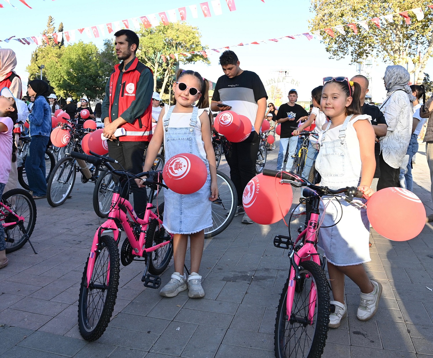 170 Çocuğun Bisiklet Hayali Gerçeğe Dönüştü; Pedallar Mutluluk İçin Döndü (4)