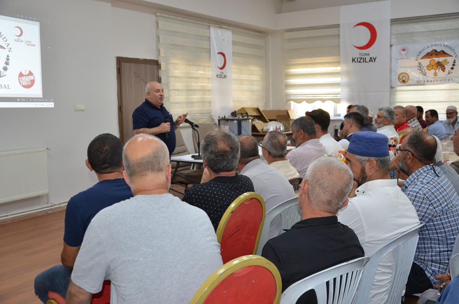 Afşin Arıcılık Çalıştayı Yoğun Katılımla Gerçekleşti (1)