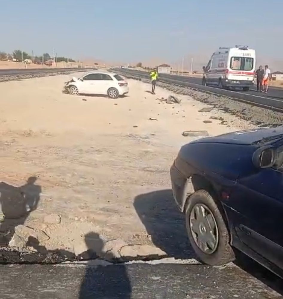 Afşin Göksun Karayolunda Trafik Kazası 2 Yaralı