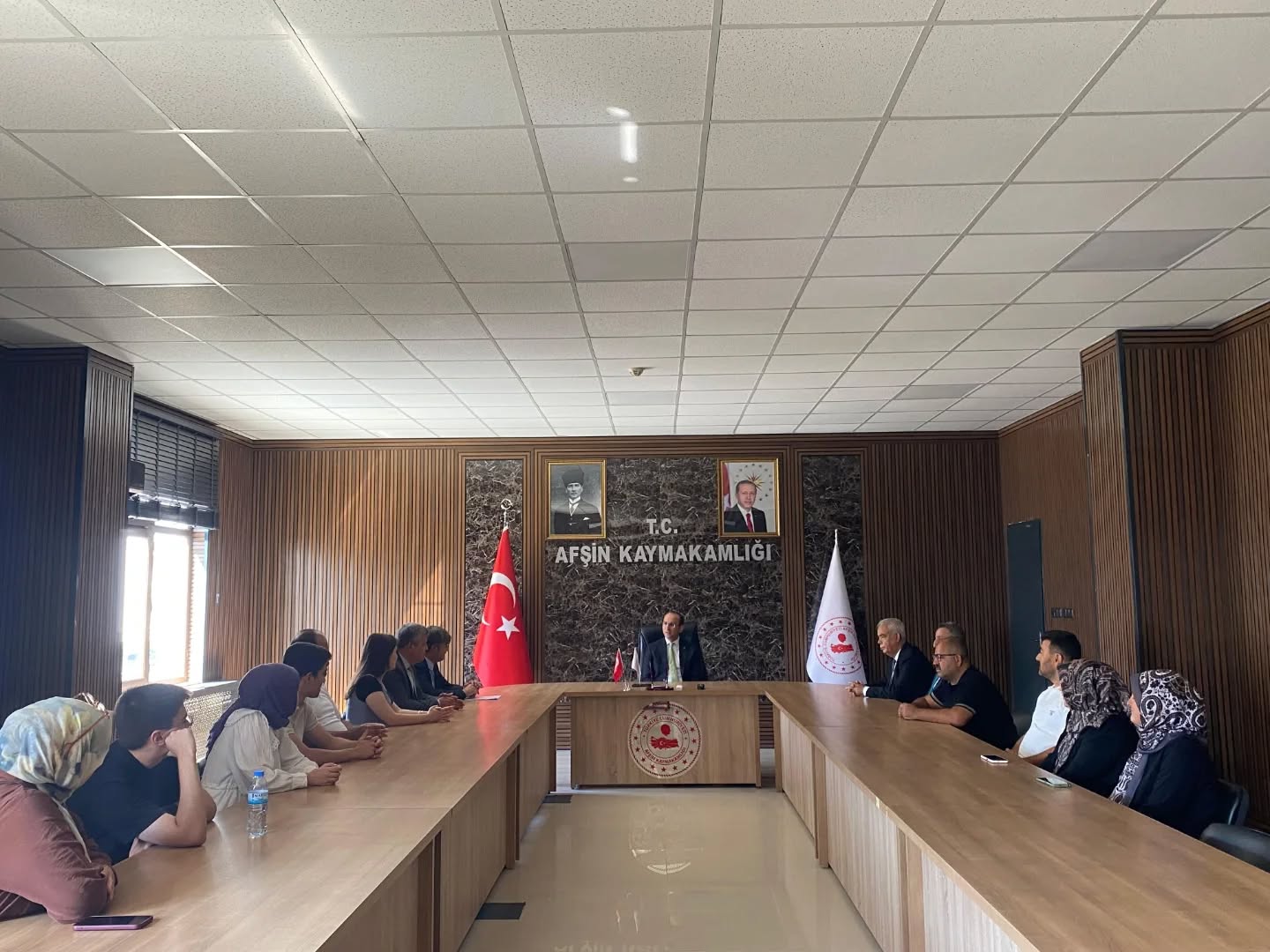 Afşin Kaymakamı Sarıdoğan, Yks Öğrencilerini Makamında Kabul Etti1